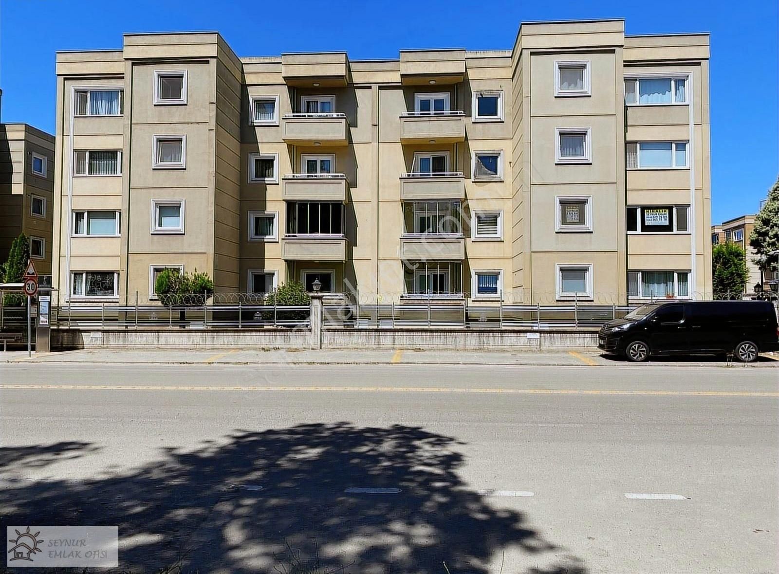 İzmit İztop Park Evlerinde 1+1 Arakat Kiralık Daire.