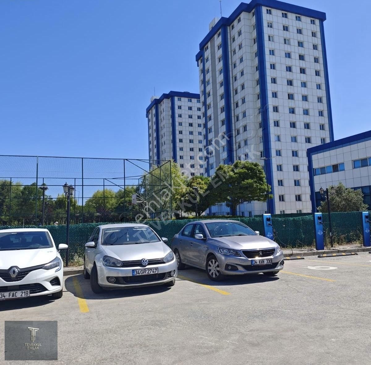 Hadımköy'de Site İçerisinde Satılık 3+1 Daire