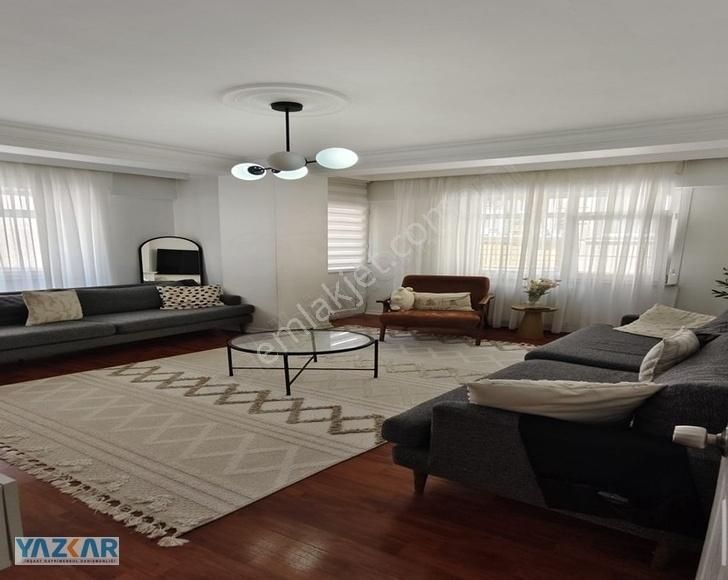 Mehterçesme Mahallesinde Satılık 2+1 Ara Kat Daire