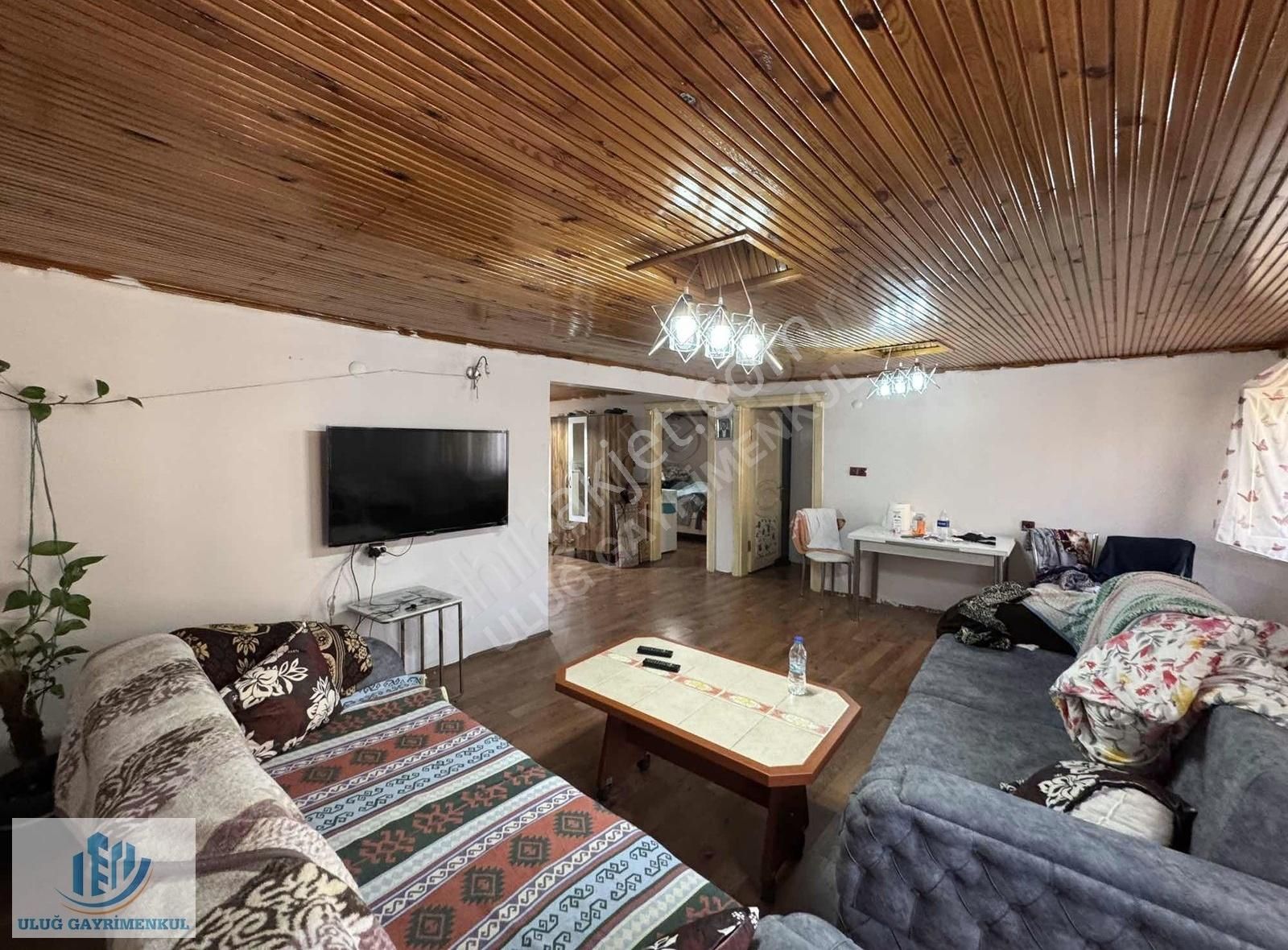 Arnavutköy Yunus Emre Mah Satılık 2+1 Çatı Kat Daire