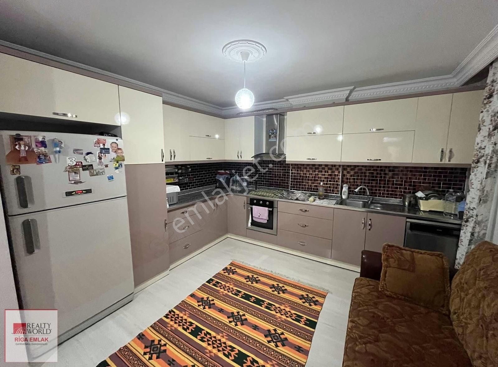 Riga'dan Şafak Mah Satılık 7+1 270 M2 Dubleks Daire