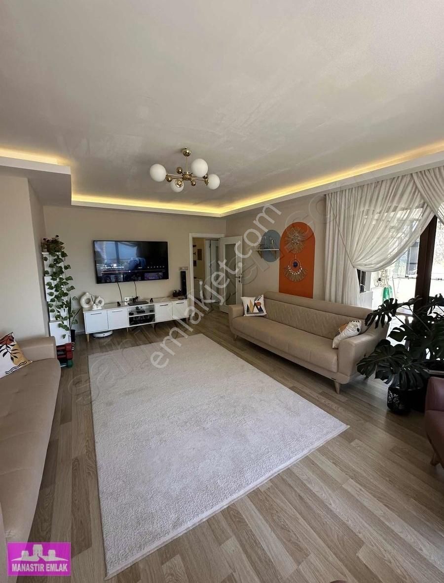 Manastır Emlak'tan Hisar Mahallesinde 3+1 Satılık Daire..!