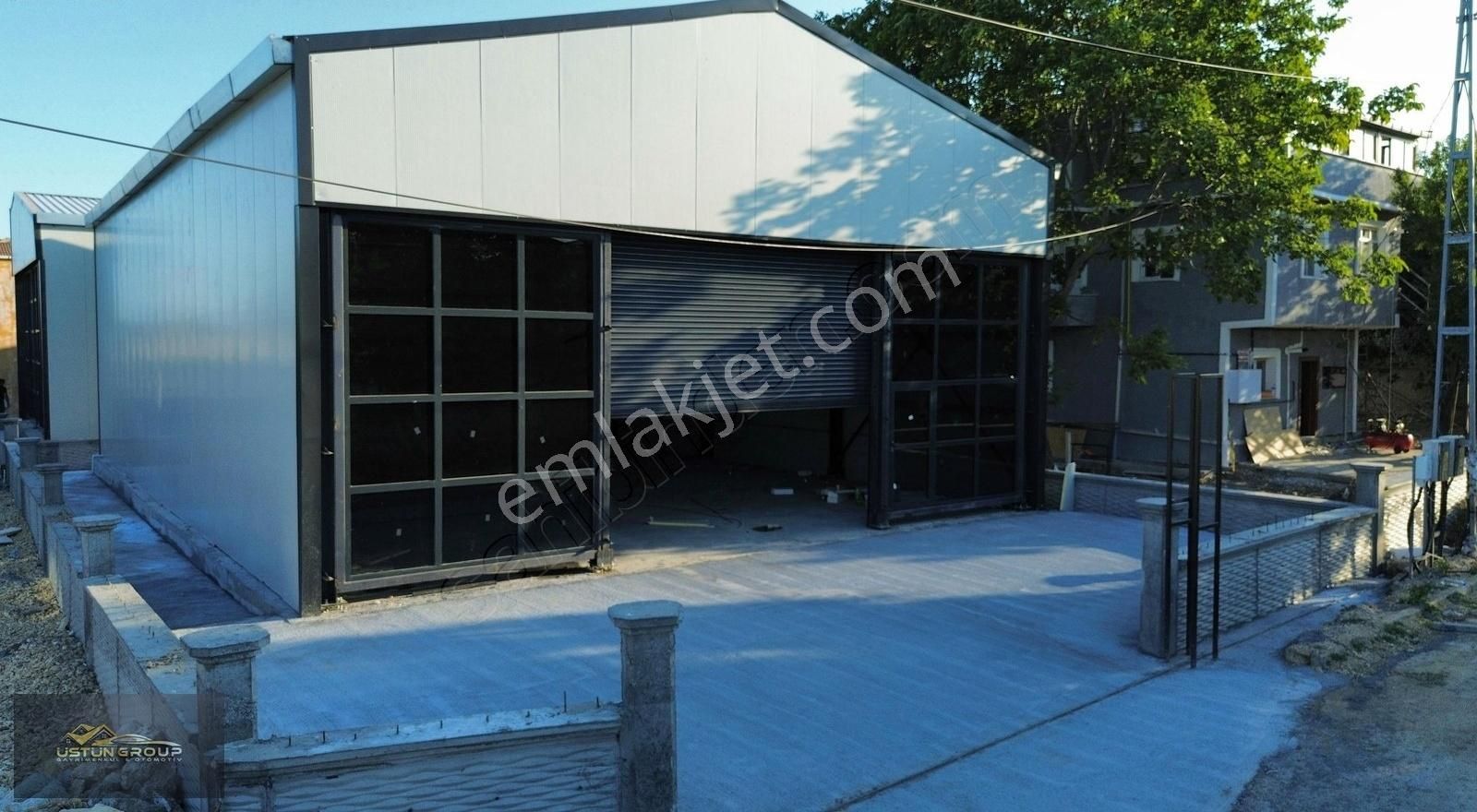 Çatalca İzzettinde 240 M2 Kapalı 150 M2 Açık Alan Depo İş Yeri