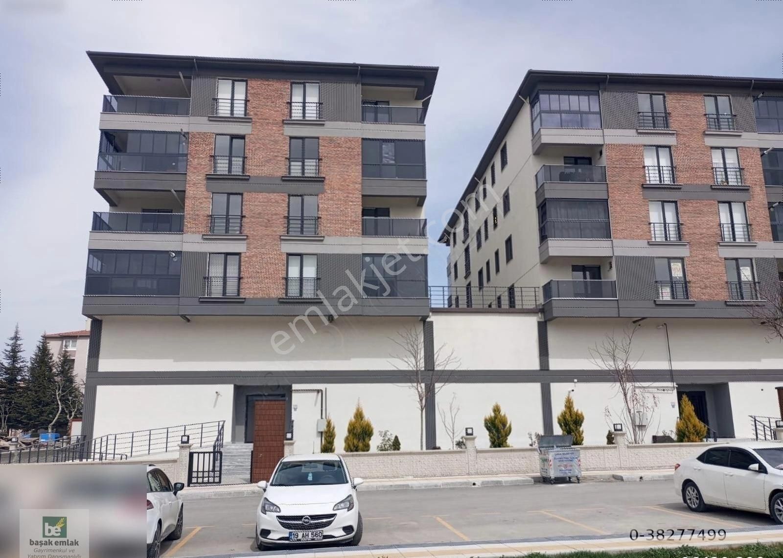 Buharada Ana Cadde Üzerinde 3+1 Sıfır Satılık Daire