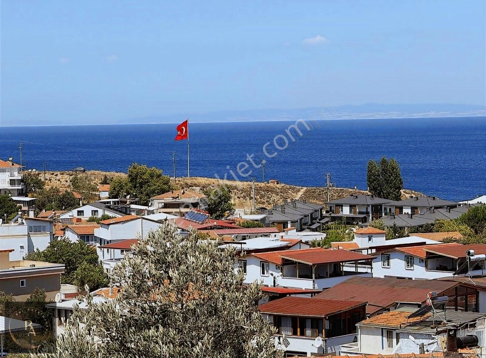 Bal'dan Avşa Adasında Satılık 400m2 Hisse