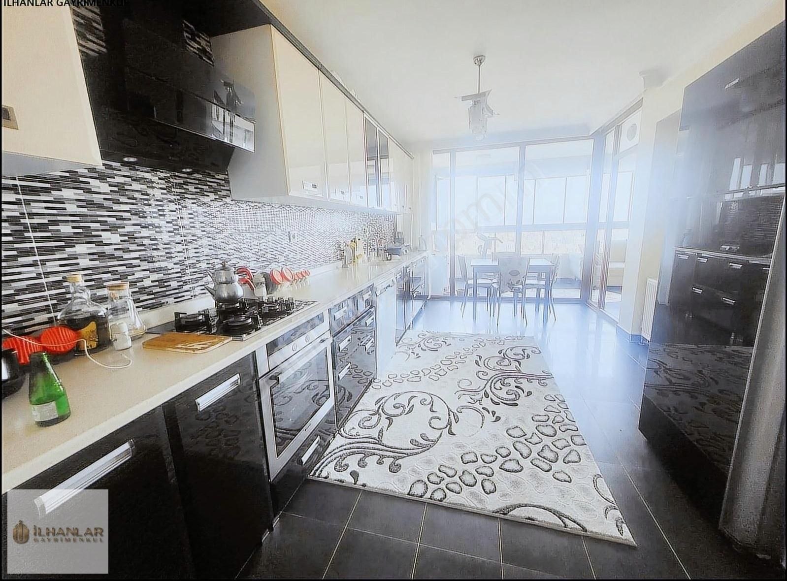 Pamuklar Mah. Manzaralı Teras Balkonlu 3+1 Satılık Site Dairesi