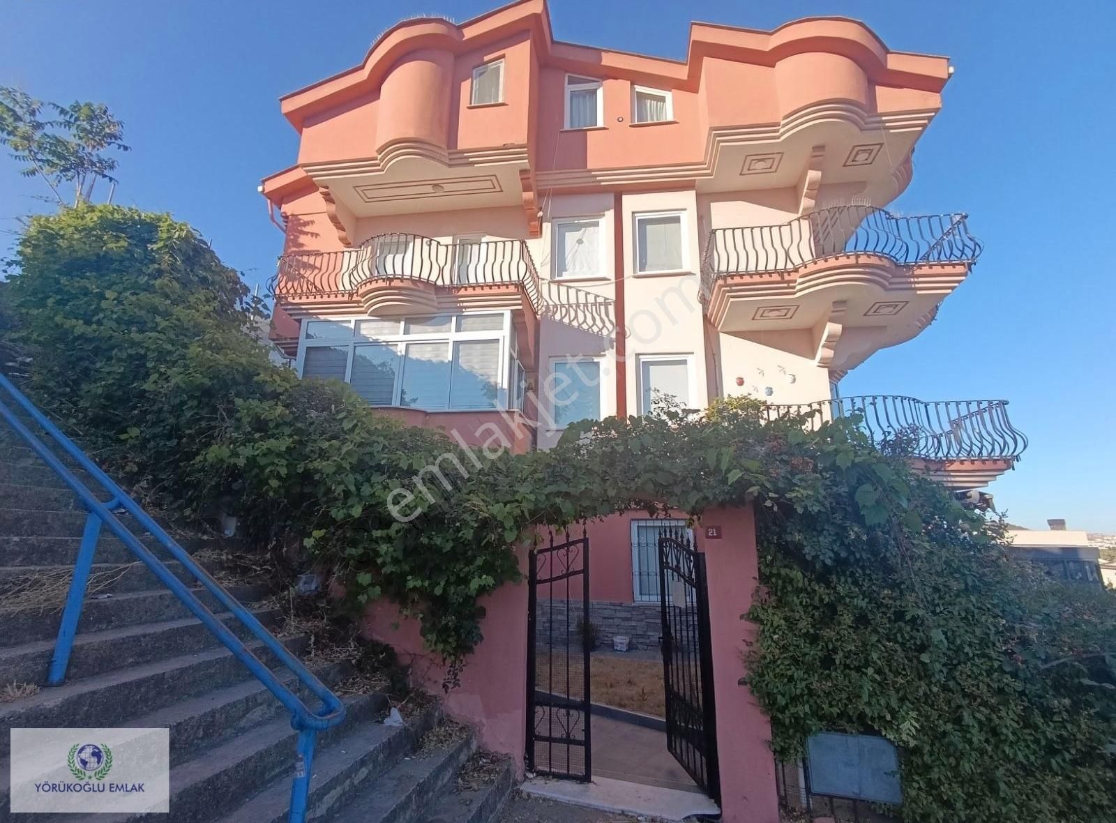 Silivri Kumluk Mevkiinde, Denize 100 Mt Müstakil Villa.