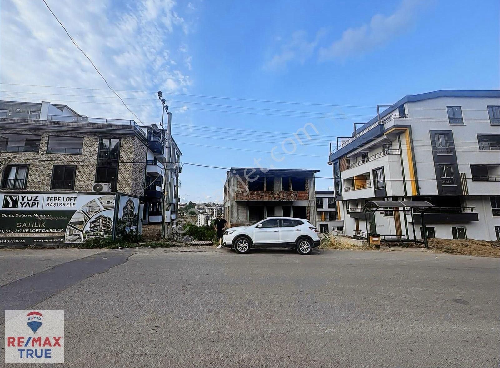 Başiskele Döngel'de 590m2 Arsa Ve 3 Katlı Kaba İnşaatlı Bina