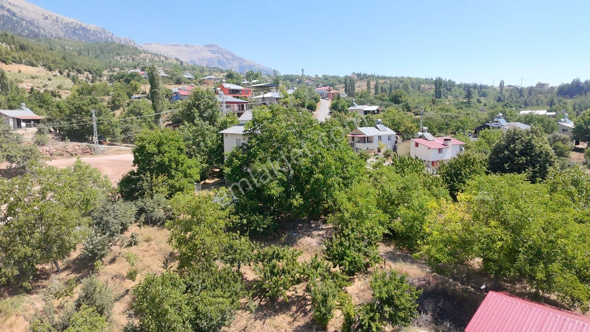 Tırtar Da İçerisinde Prefabrik Ev Bulunan Satılık Arsa - Görsel 16