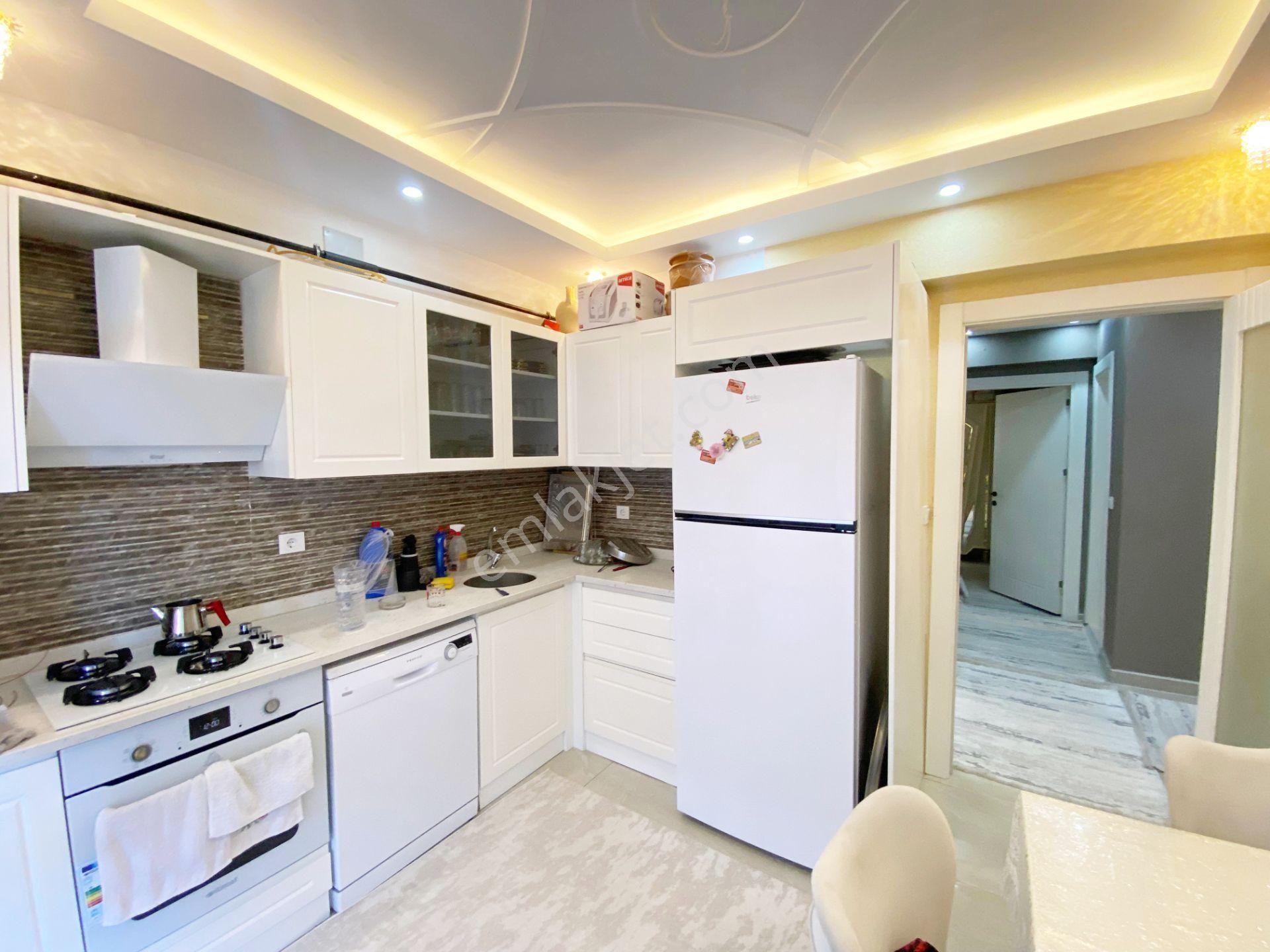 Beykent'in Gözde Konumunda Açık Cepheli Geniş Oturumlu Daire