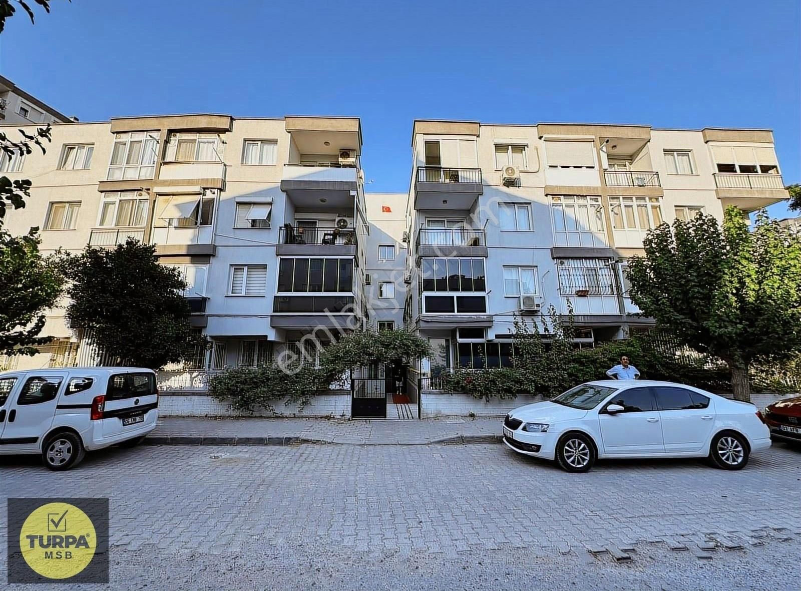 Bornova'da Merkezi Lokasyon'da 3+1 125 M2 Doğalgaz'lı Daire