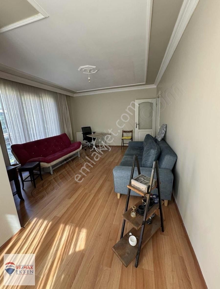 Çekmeköy Mehmet Akif Mah Eşyalı Kiralık Daire.
