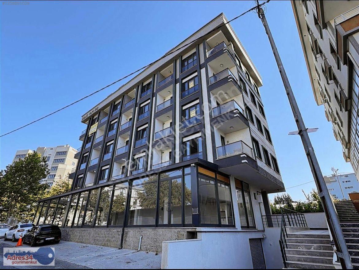 Sancaktepe Ana Cad. Üzeri İskanlı Ve Otoparklı Satılık 2+1 Daire