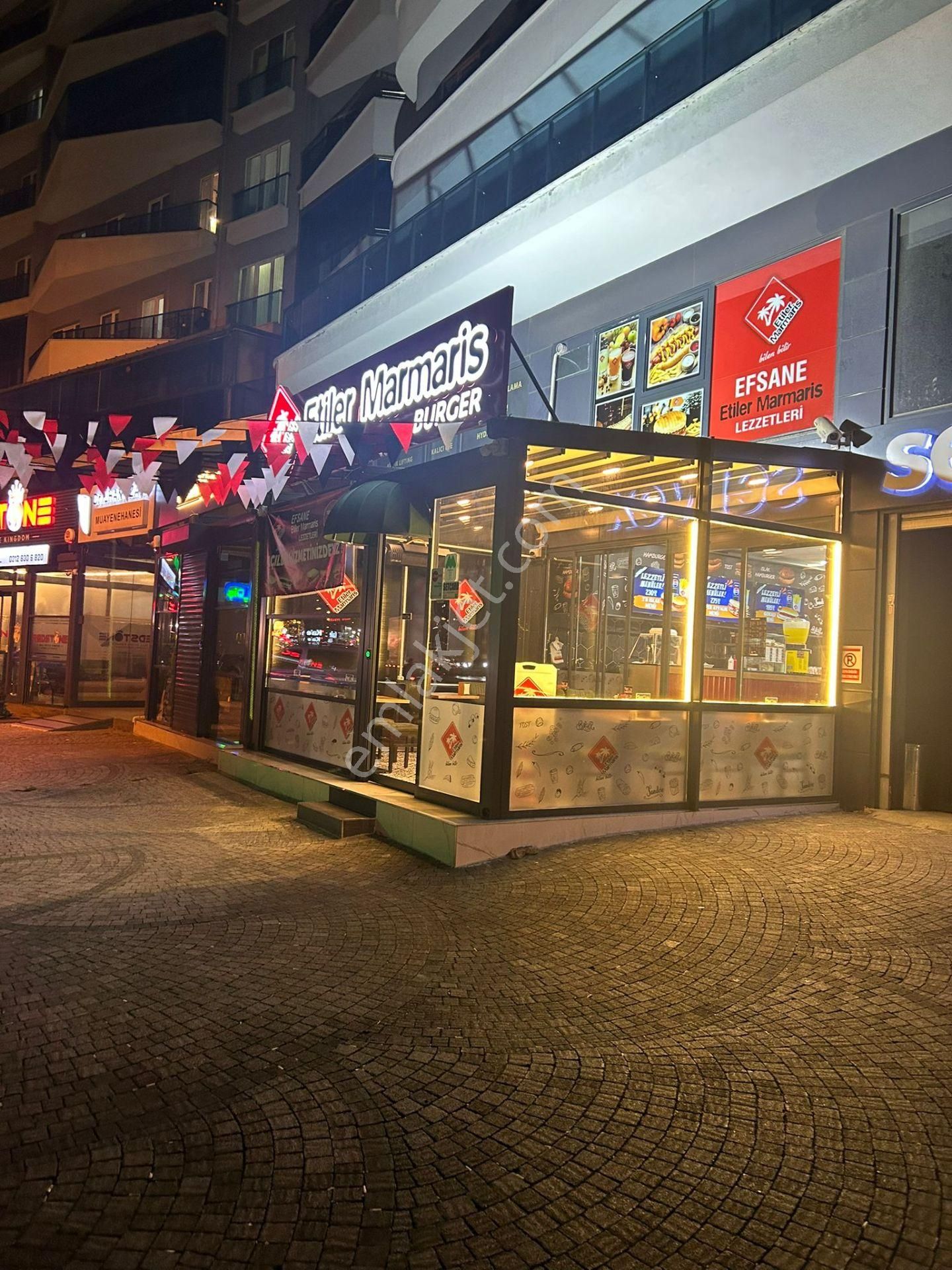 Küçükçekmece Halkalı Merkez'de Devren Kiralık Kurumsal Fast Food