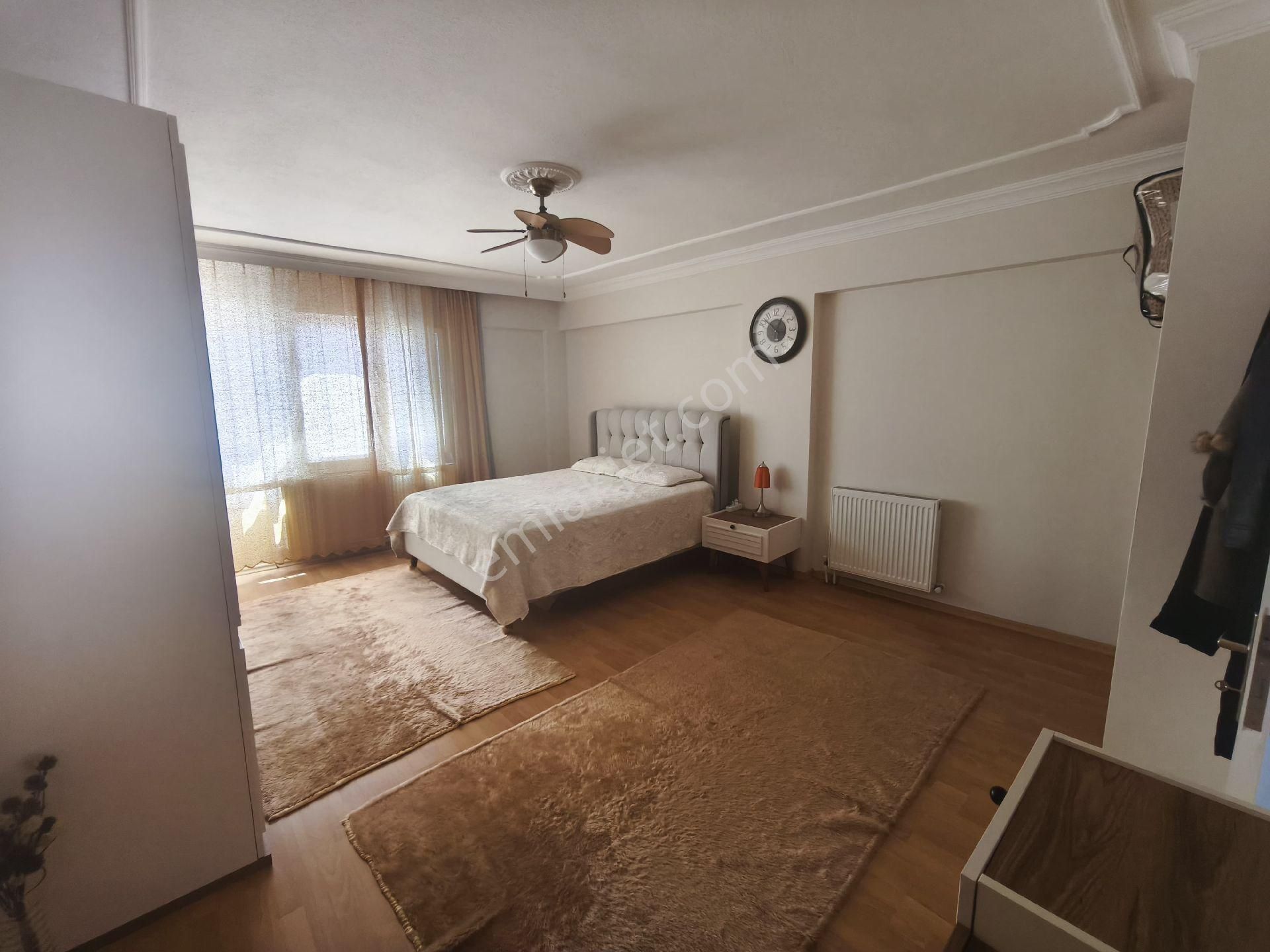 Manisa Şehzadeler Nişancıpaşa Mh 3+1 140 M2 Asansörlü Ara Kat