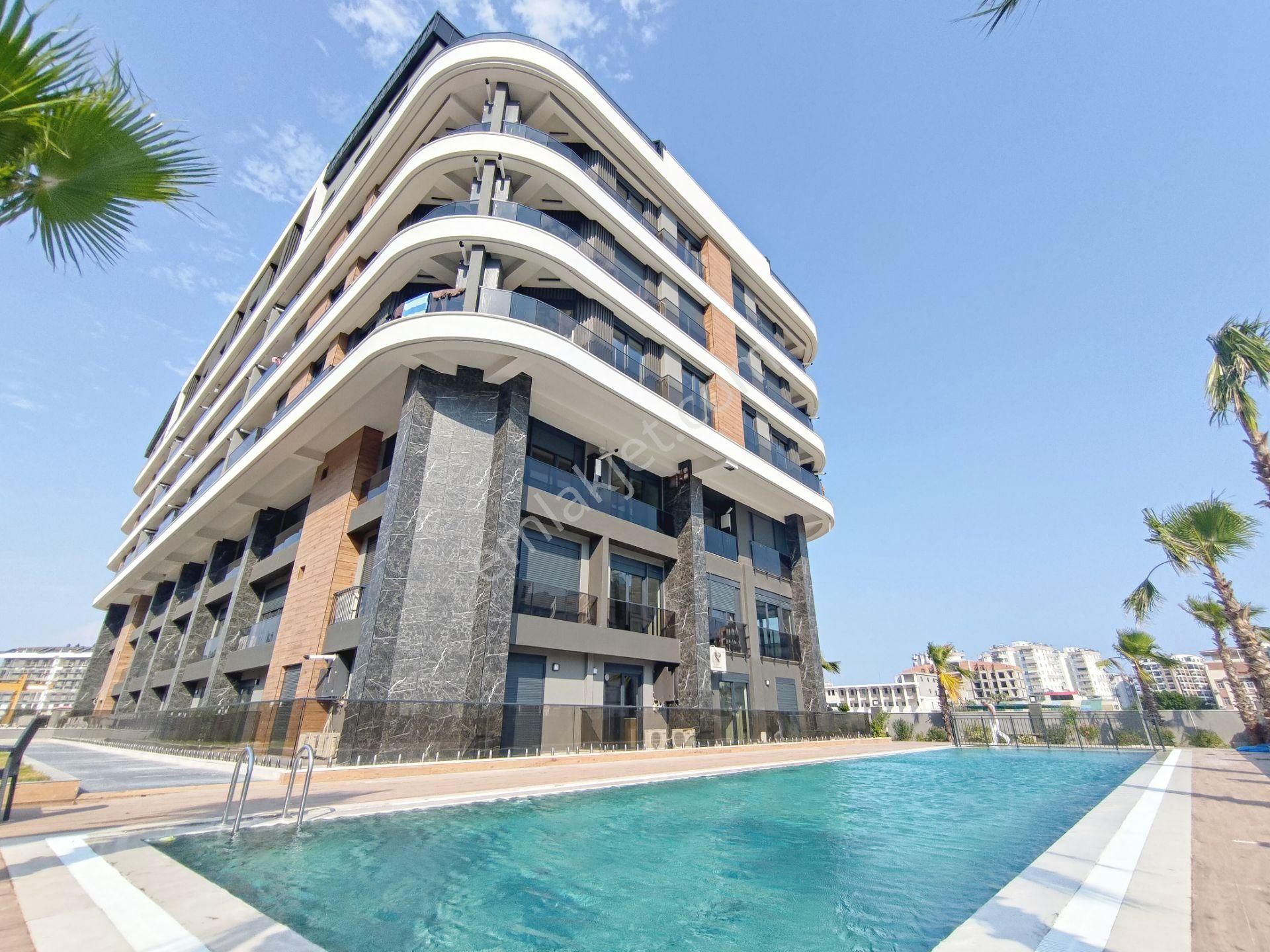 Konyaaltında Kiralık 2+1 Daire | Havuzlu Kapalı Otoparklı Dublex