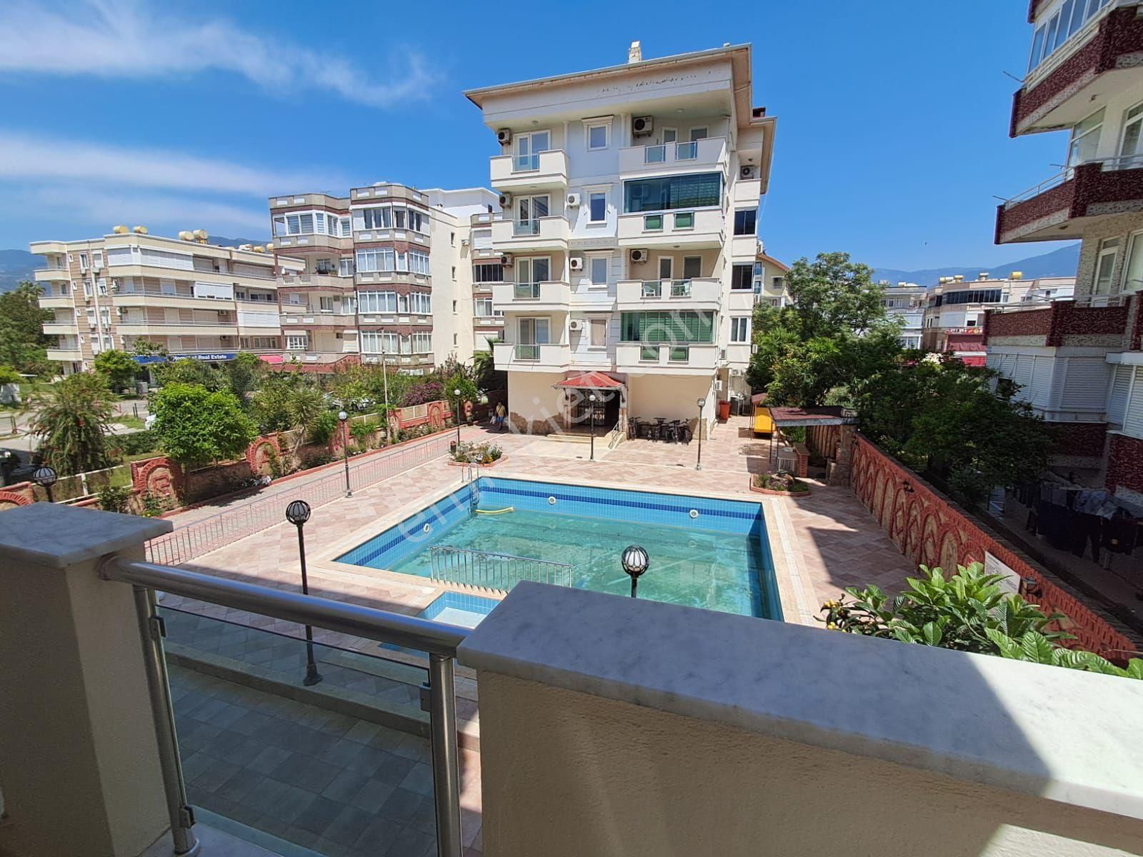 Obagol Denize İkinci Parsel 2+1 Havuzlu Satilik Daire