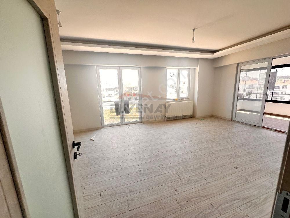 Güvenay – Çorum Öğretmen Lisesi Cad. Üzeri – Sıfır, Geniş 4+1 Satılık Daire