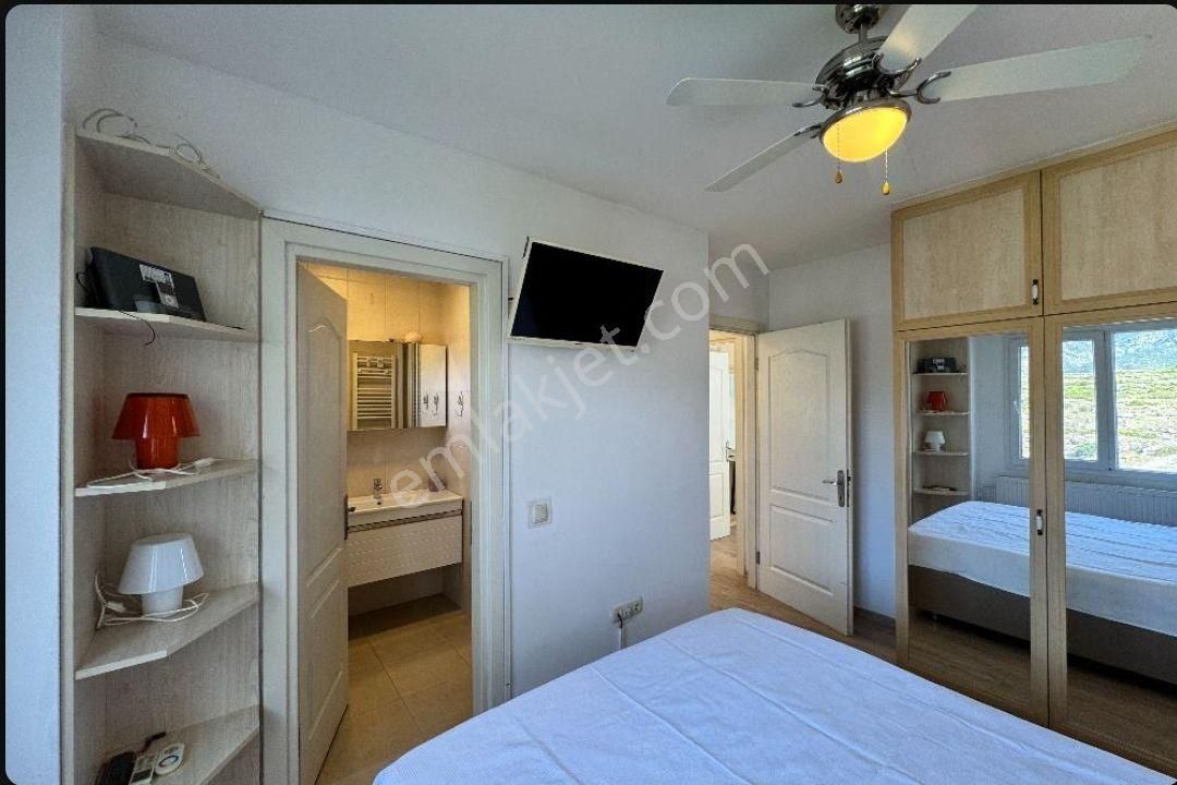 Bitez Havuzlu Site'de Deniz Manzaralı Daire - Görsel 19