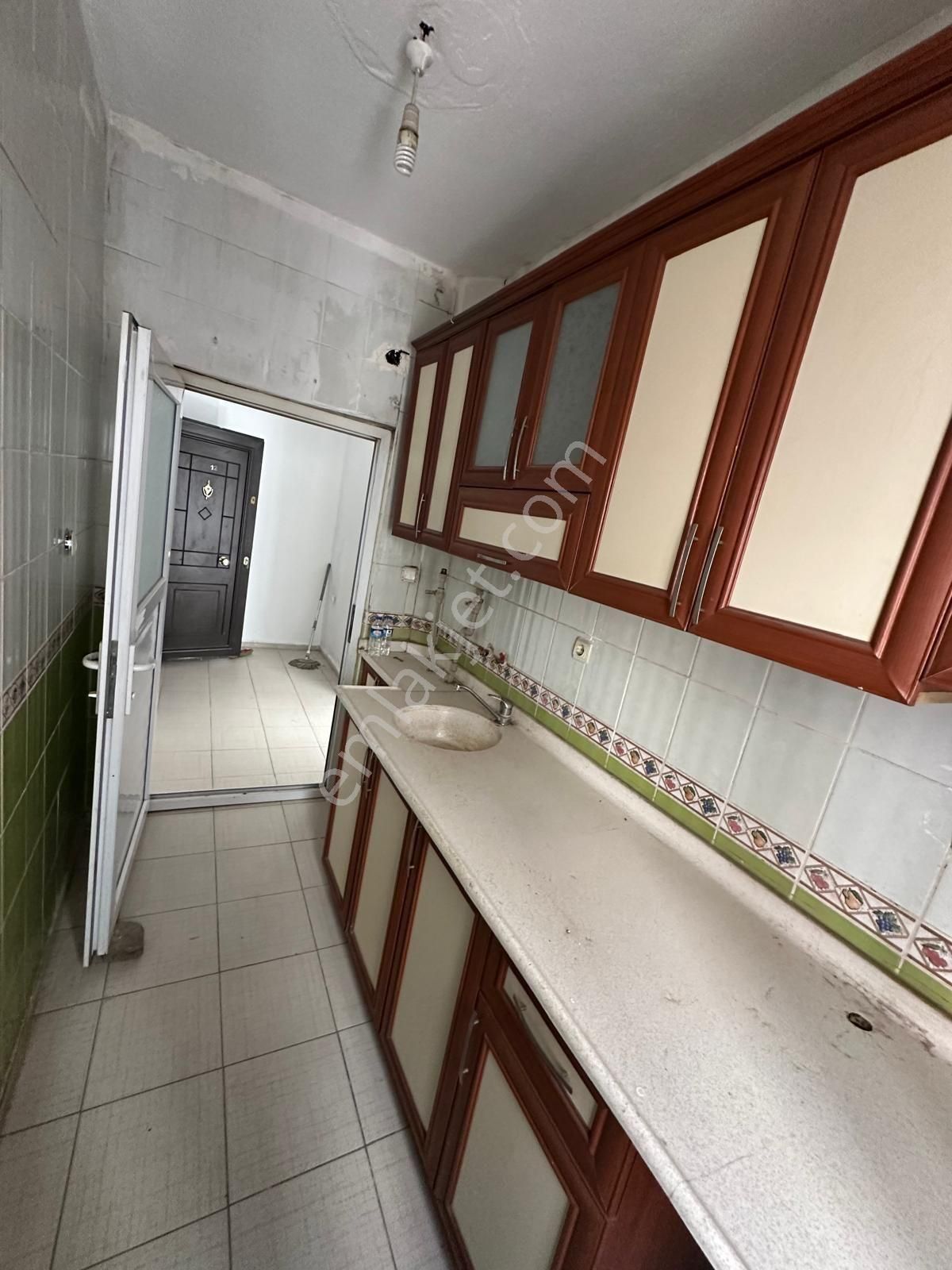 Sürer Emlak`tan Kiralık 1+1 Daire`miz Şehir Göbeğinde Kalmaktadır.