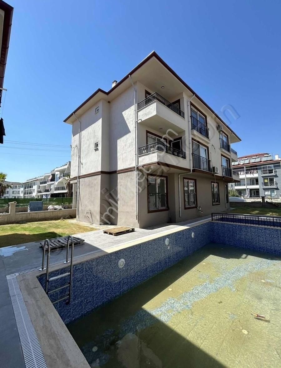 Gizemli Emlaktan Havuzlu Ebeveyn Banyolu 2+1 Satılık Daire