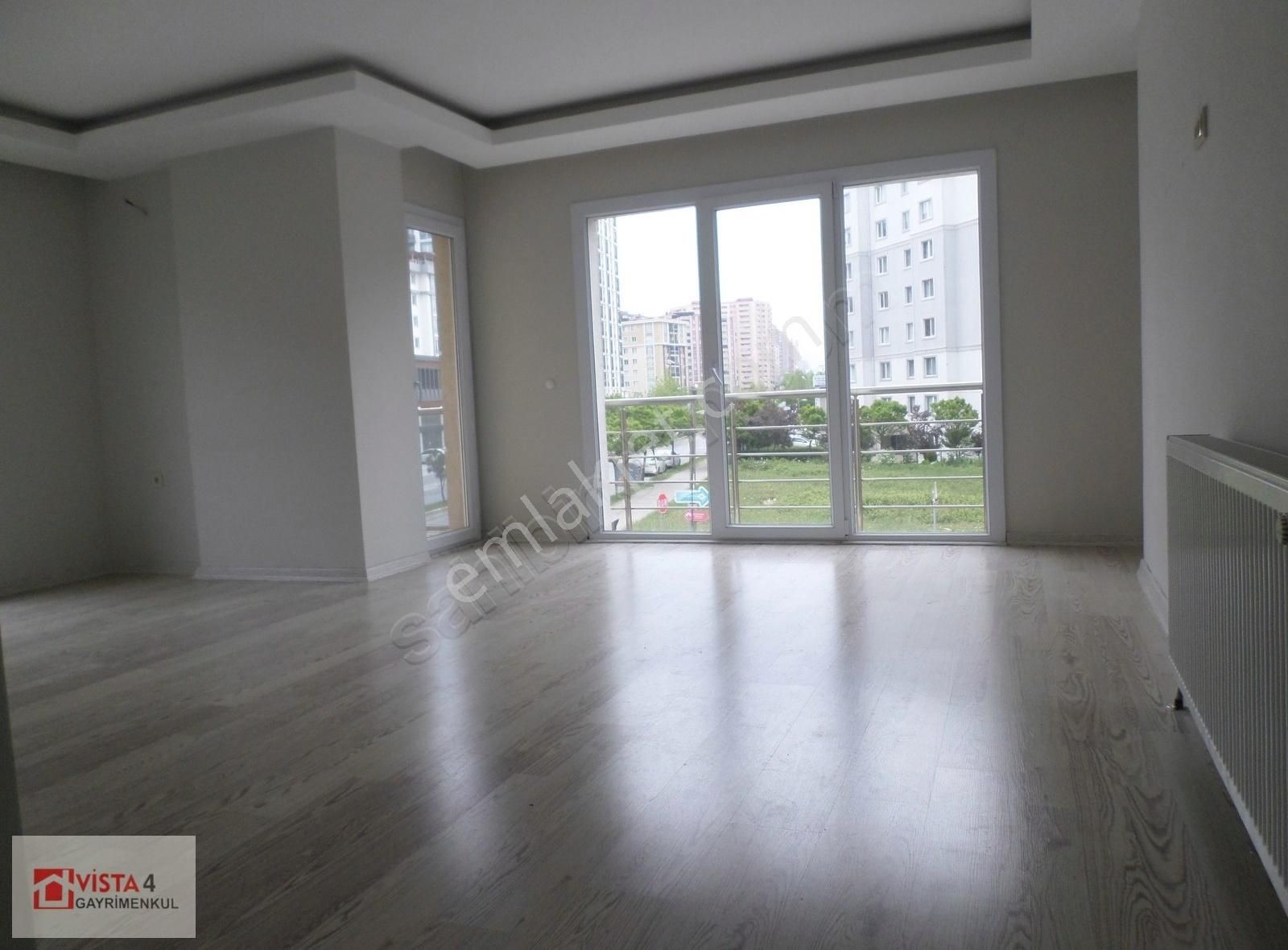 Beykent Merkez Kolejler Bölgesinde Kısa Katlı 3+1 Ferah,sitede