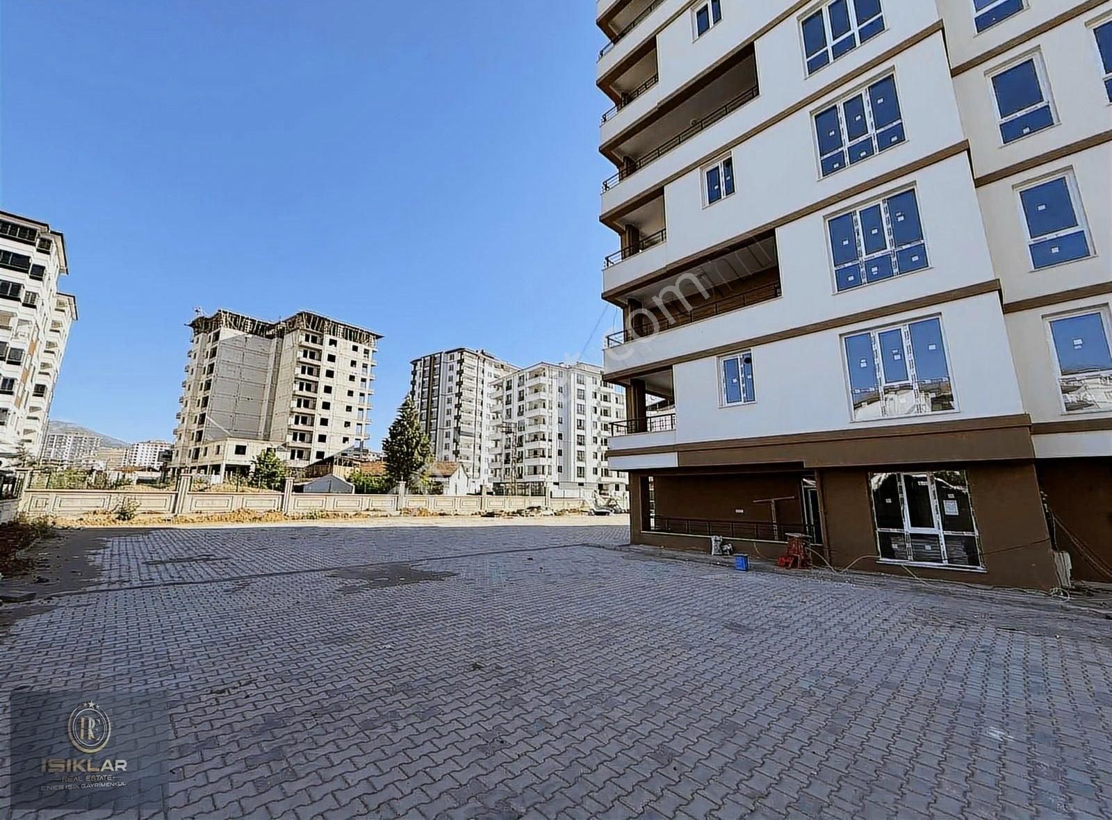 Enes Işıktan Karakavak Ta Satılık 3+1 Ultra Deluxe Daireler