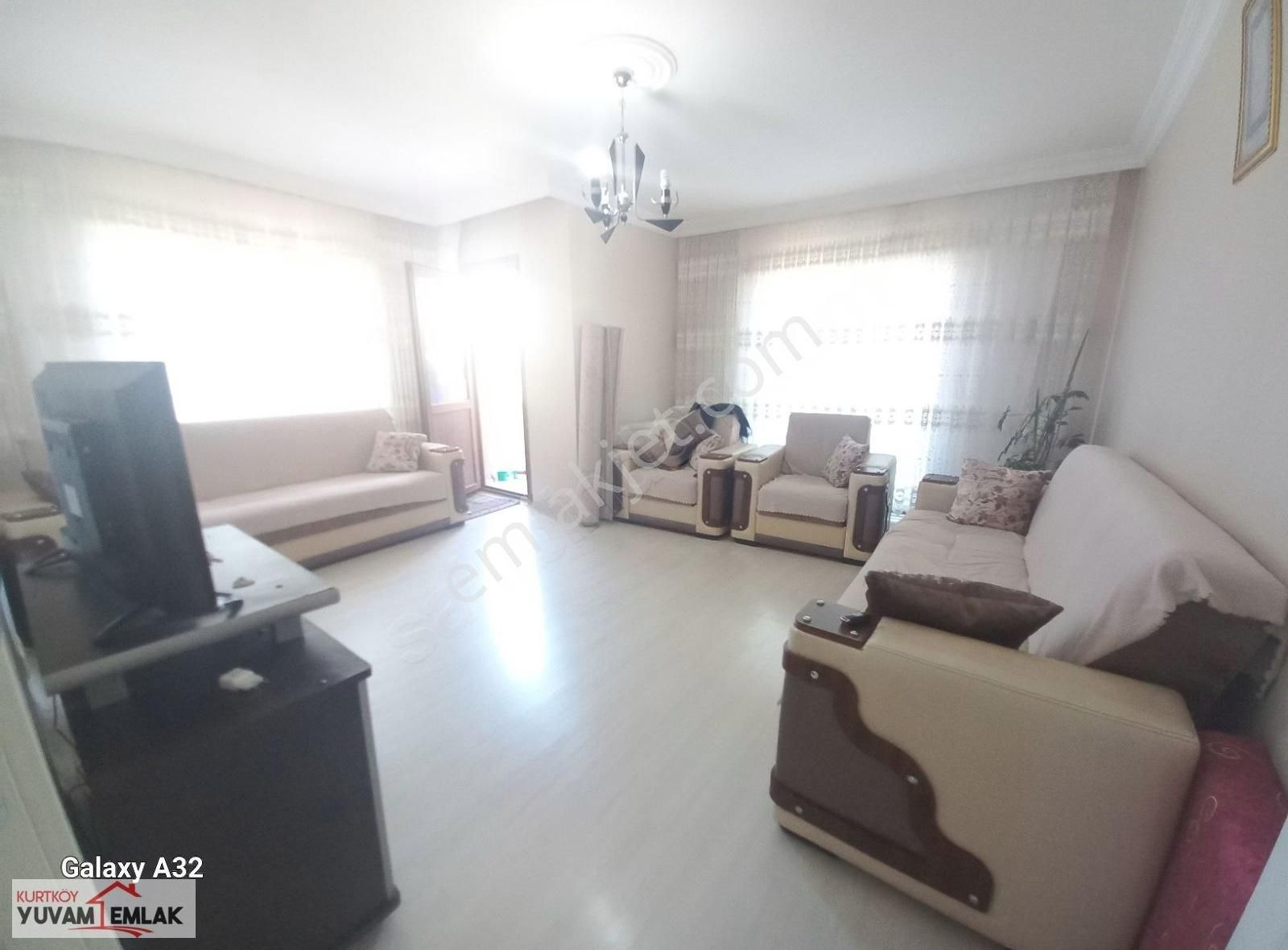 Pendik Güllü Bağlar Ara Kat Büyük 2+1daire