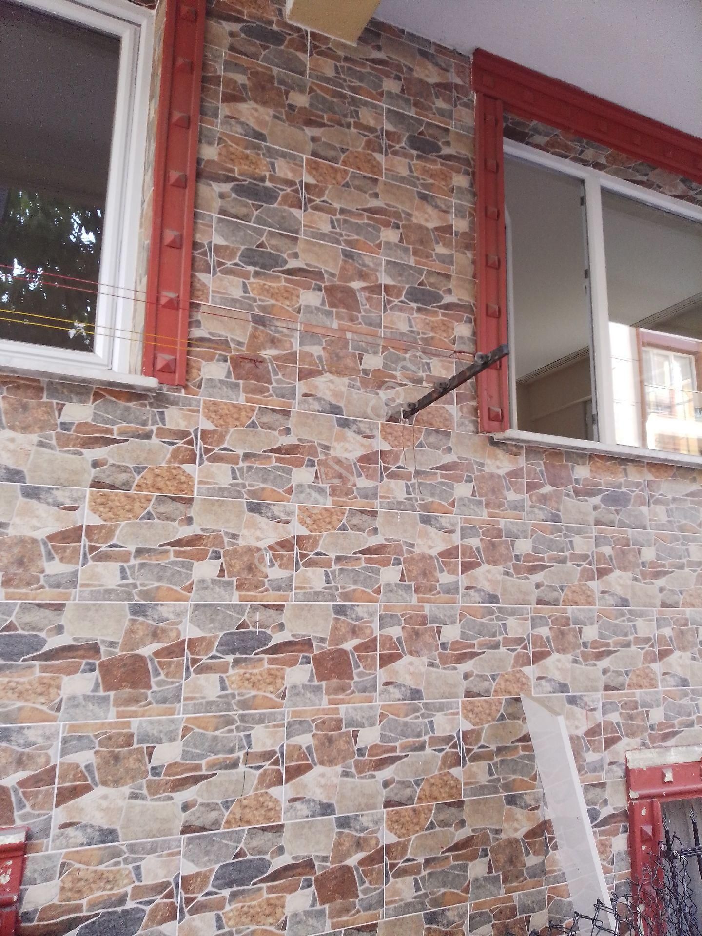Arı Emlak'tan Kiralık 90m2 Yüksek Giriş Daire