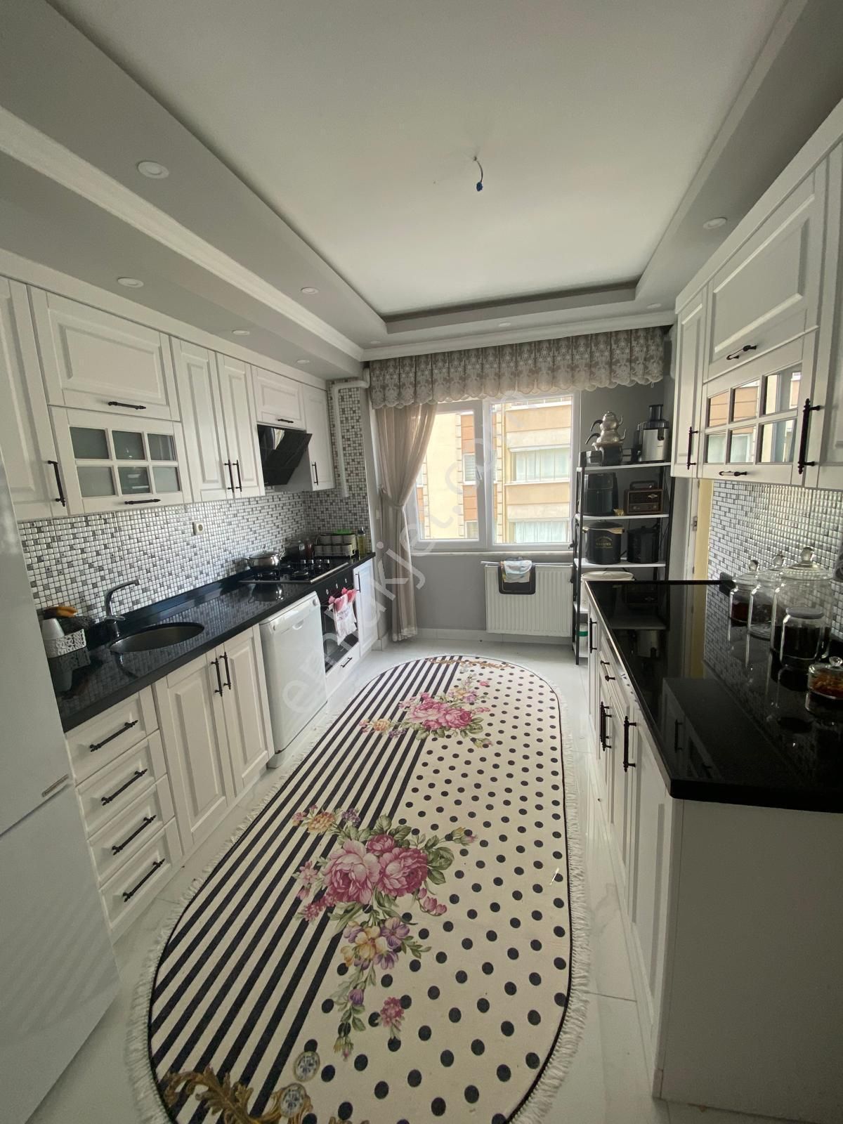 Hastane Arkasında Çarşı Sitesi 3+1 Kiralık 135 Metrekare Daire - Görsel 2