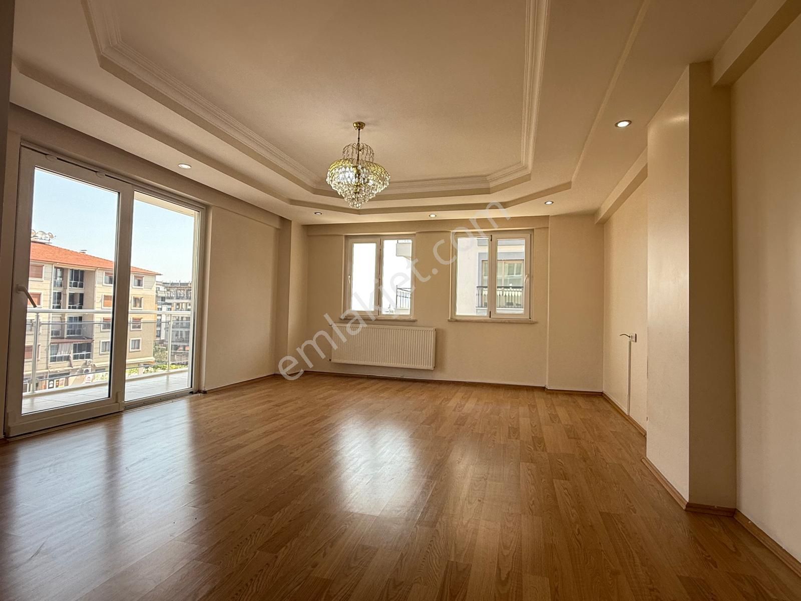 Eskidjiden Adalette 3+1 Önü Açık Ara Kat Kiralık Daire !