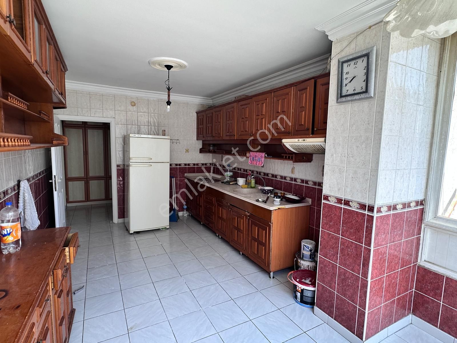Rw Budur Dan Menderes Mahallesinde Gmk Üzeri 4+1 Satılık Daire
