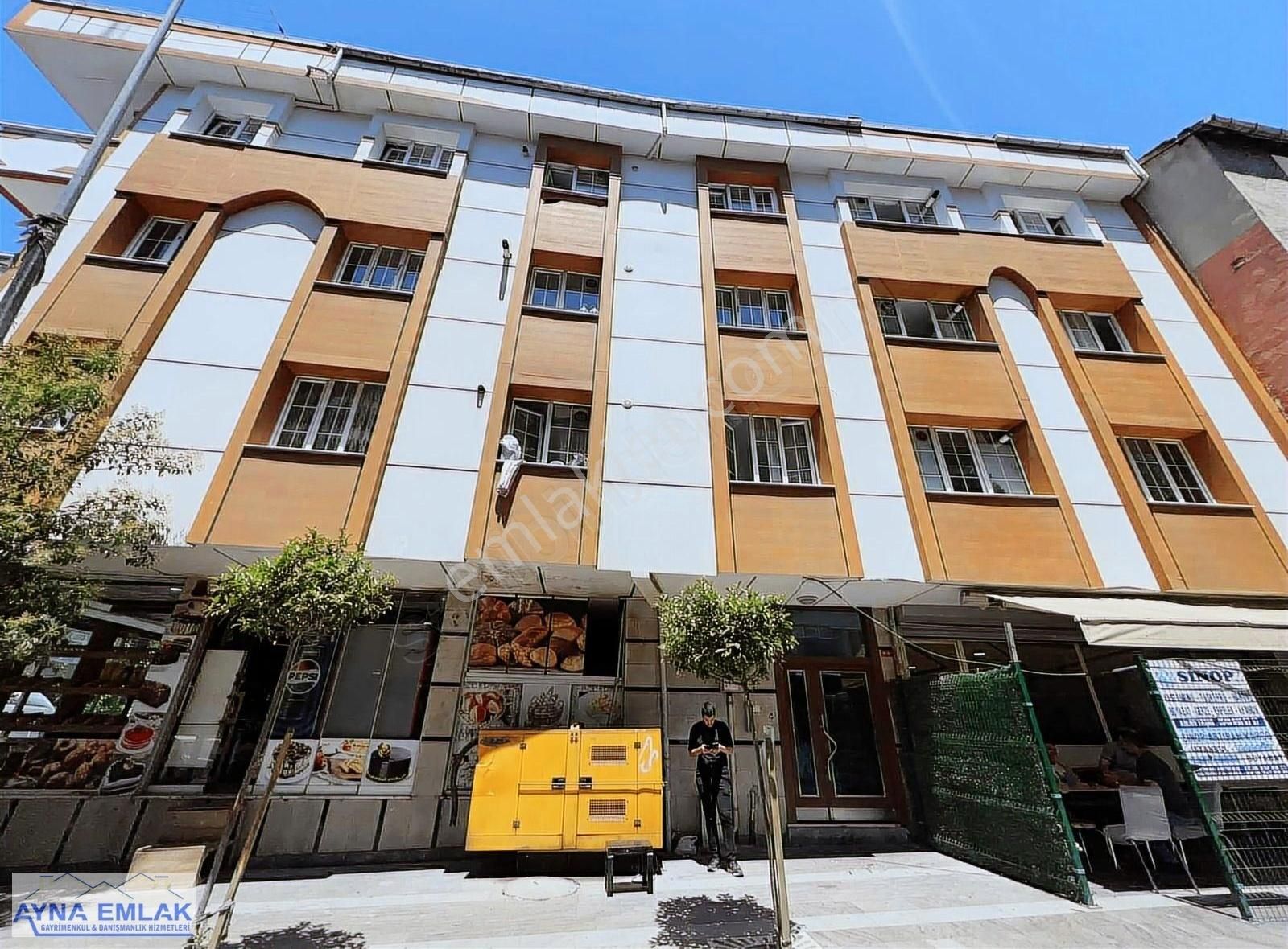 Mall Off'a Yakın 2 + 1 Emsallerinden Büyük 80 M2