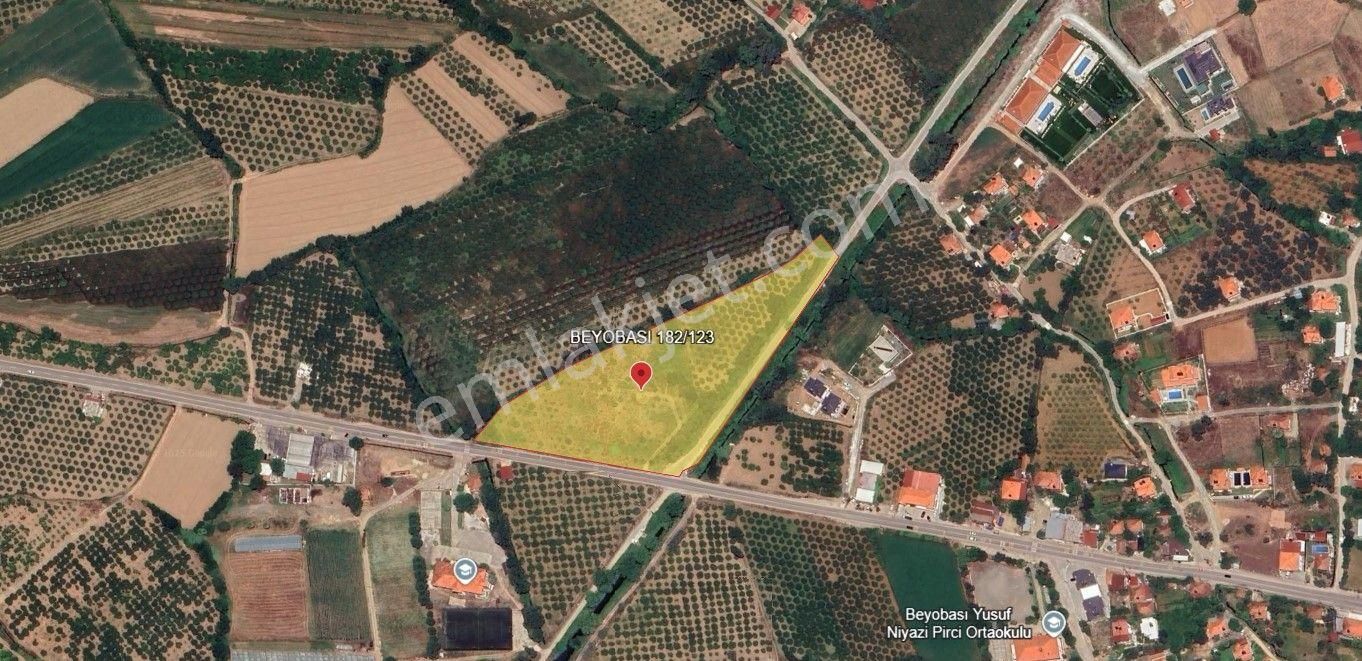 Rota'dan Beyobası Merkez Girişte Satılık 1500m² Kadastral Yola Cephe Tarla