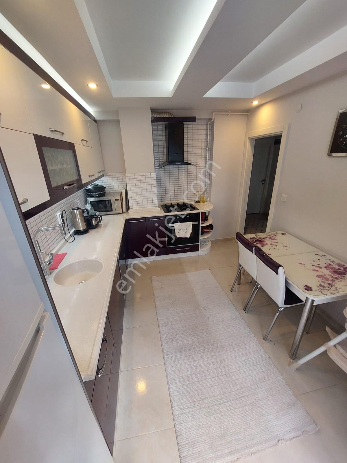 Merkezi Konumda Katta Asansörlü Ayrı Mutfak Fırsat 2+1 - Görsel 2