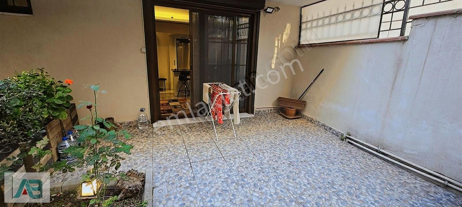 Ümraniye Armağanevler Çakmak Metrosuna Yakın 1+1 Daire