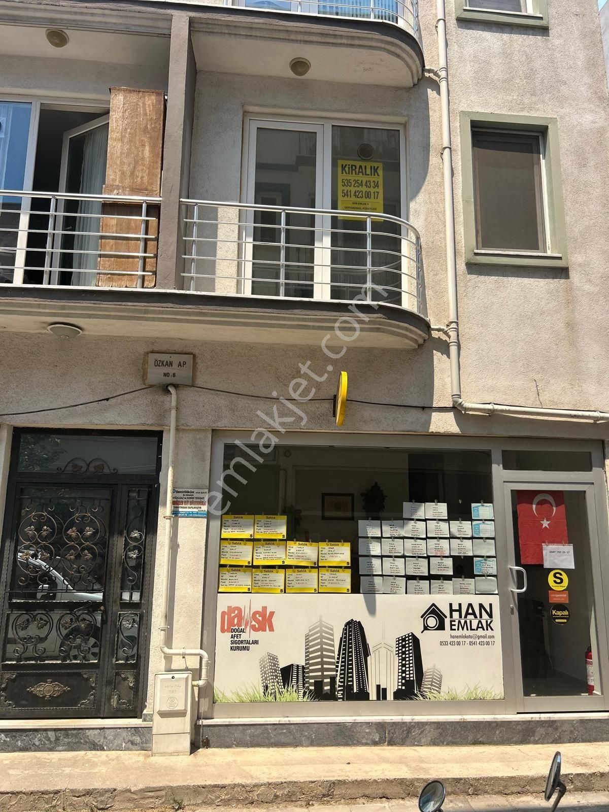 Atatürk Caddesi Başında Kiralık 1+1 Daire Han Emlaktan 17500 Tl