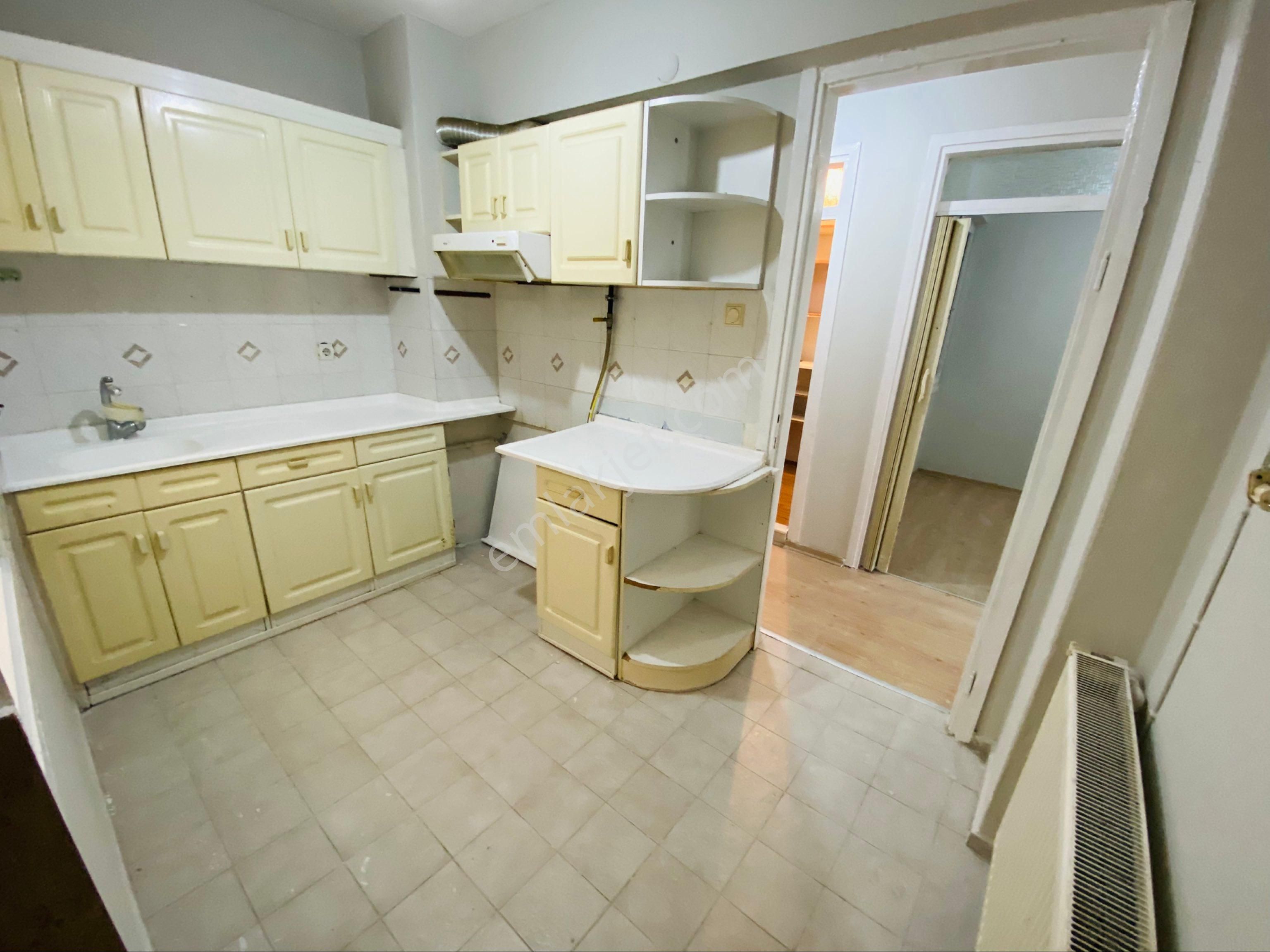 Hakim Evlerinde 3+1 125m2 Temiz Bakımlı Doğalgazlı Arakat Daire