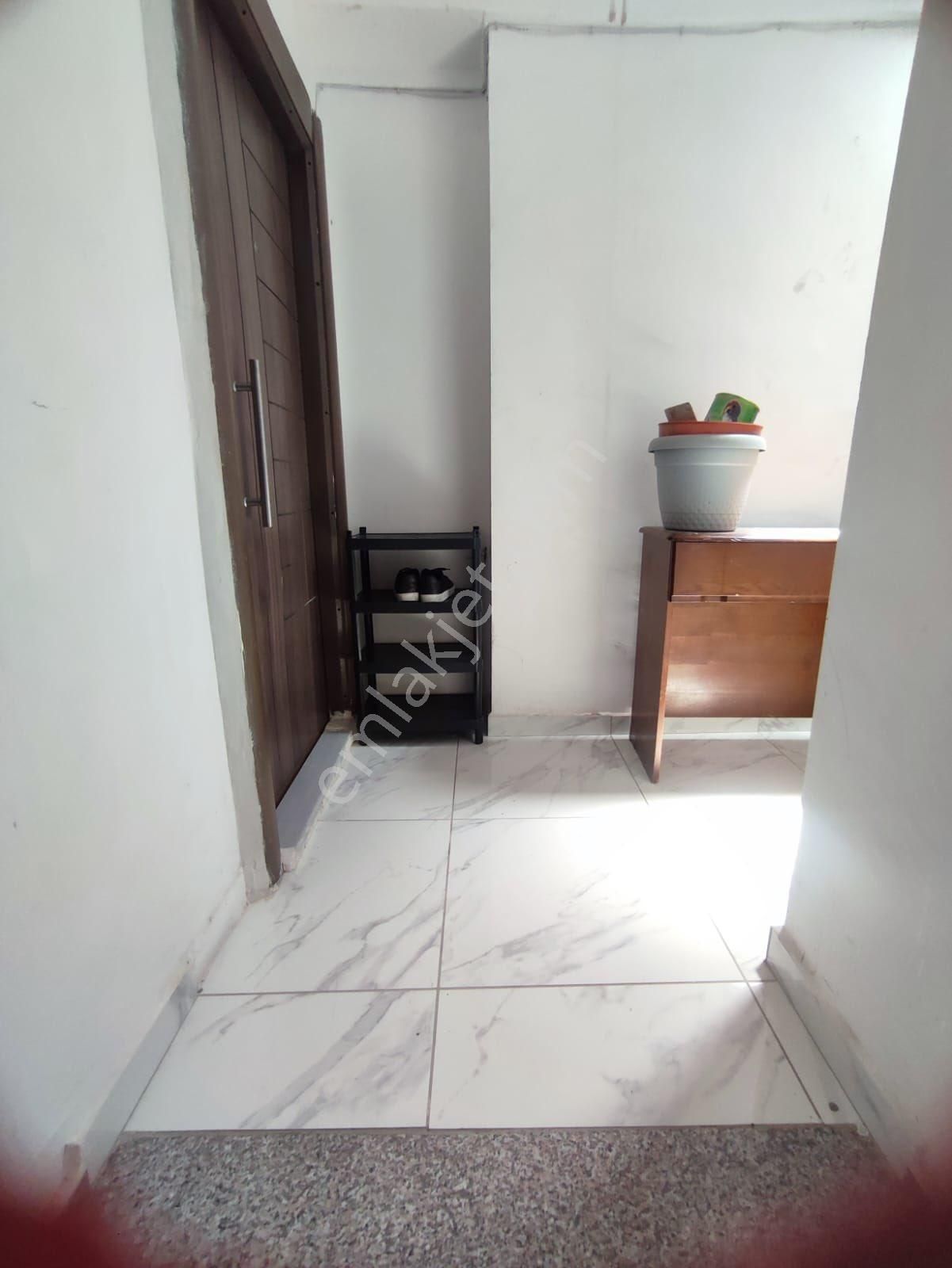 Çınar Gayrimenkul' Den Nusratiyede 1+1 Eşyalı Kiralık Daire