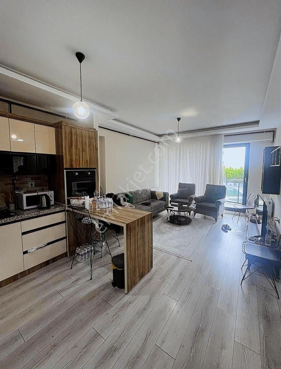 Havuzlu Sitede Temiz Eşyalı Daire - Görsel 14