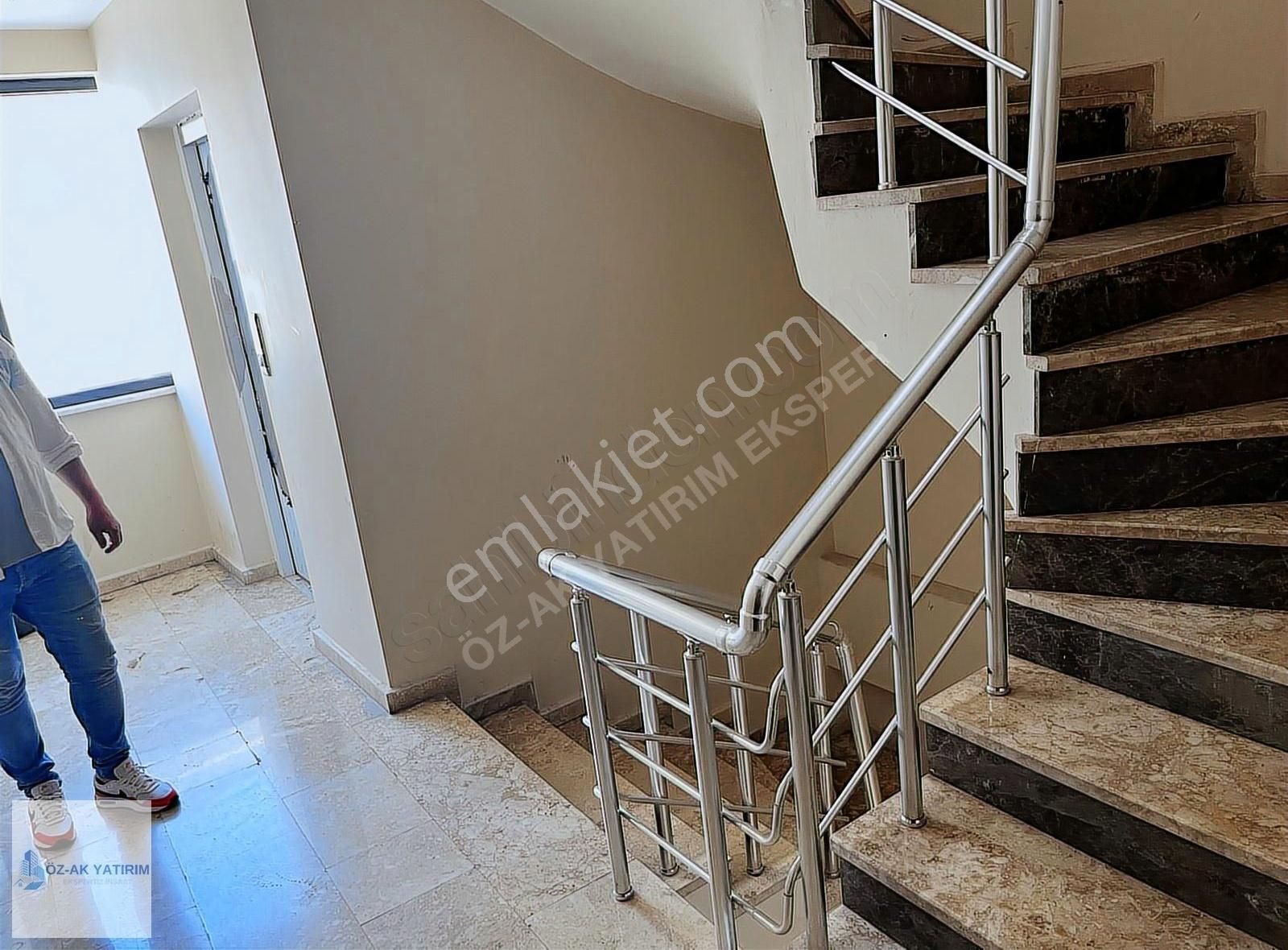 10.000 Tl Kiracılı Full Eşyalı Süper Konumda 1+1 Fırsat Daire