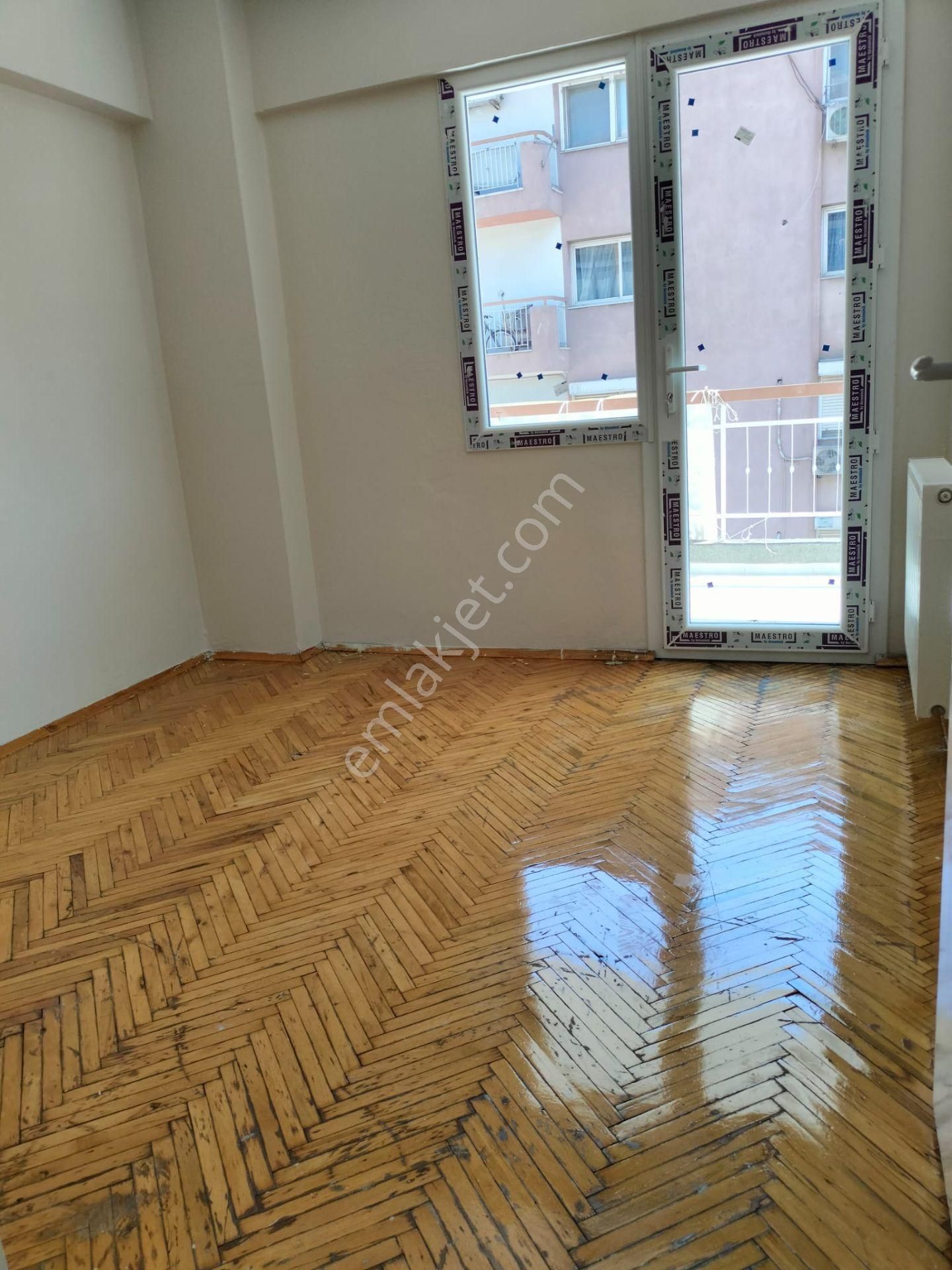 Kate Gayrimenkulden Dedebaşı Karşıyakada 2+1 Daire Kiralıktır