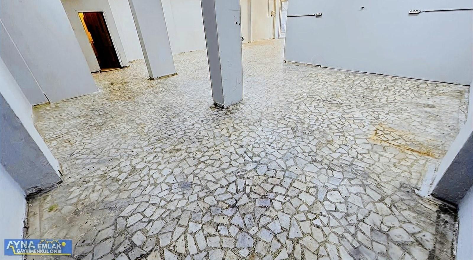 M.akif'te Mall Of İst. Avm Ve Sanayilere Komşu Kiralık Dükkan..!