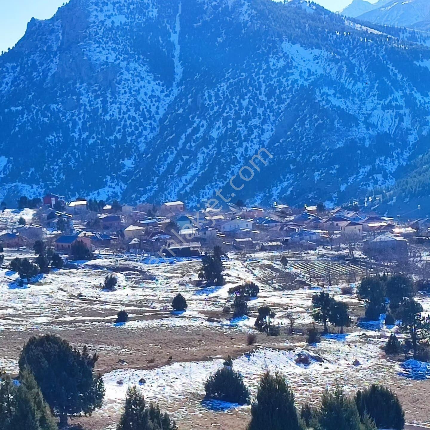 Pozantı Kar Emlaktan Aşçıbekirli Feneke Mevkiinde Satılık 400 M2 Arsa