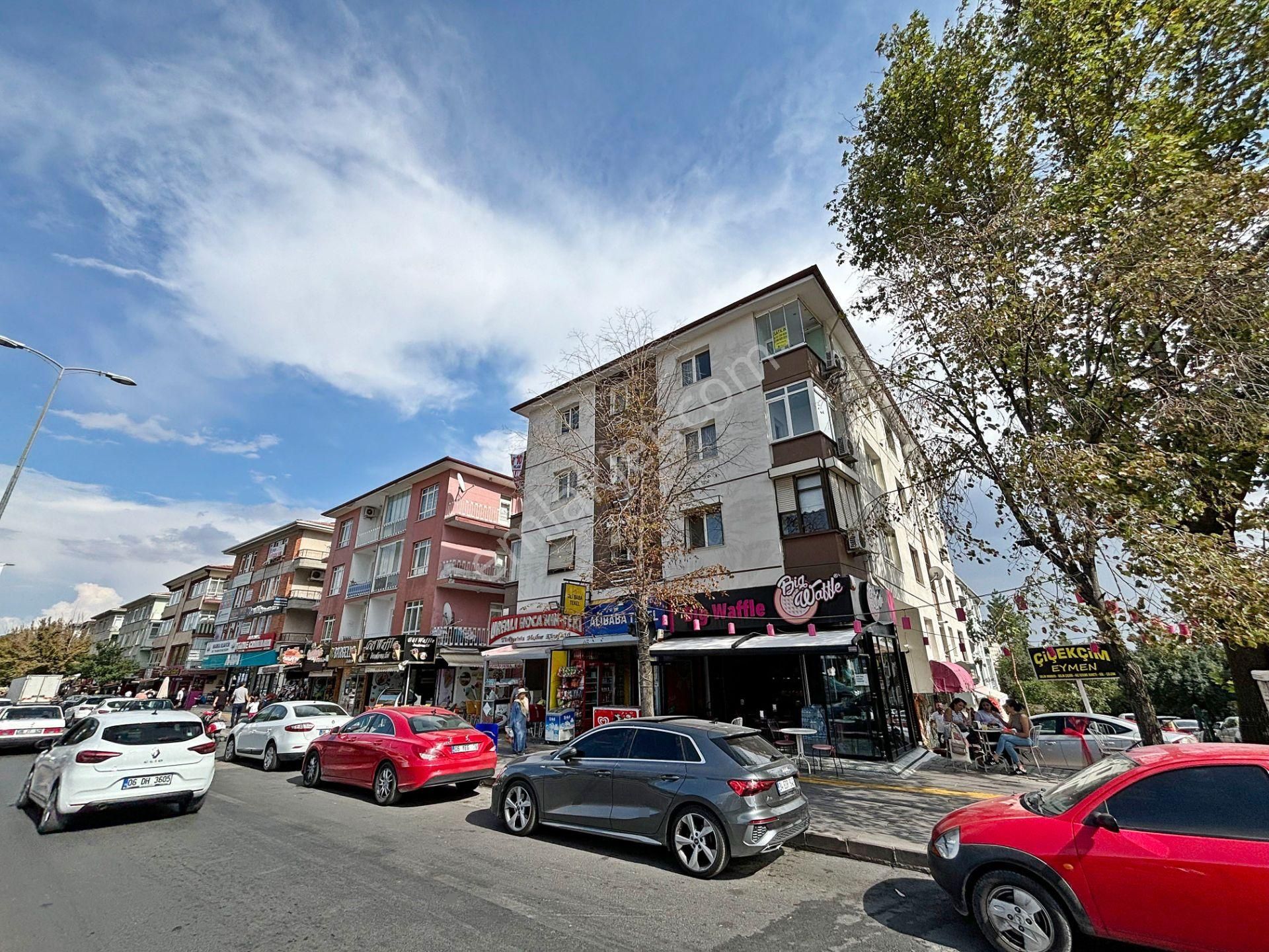 Giresun Caddesi'nde Vitrin Cepheli 3+1 Kilerli 3. Kat Manzaralı!