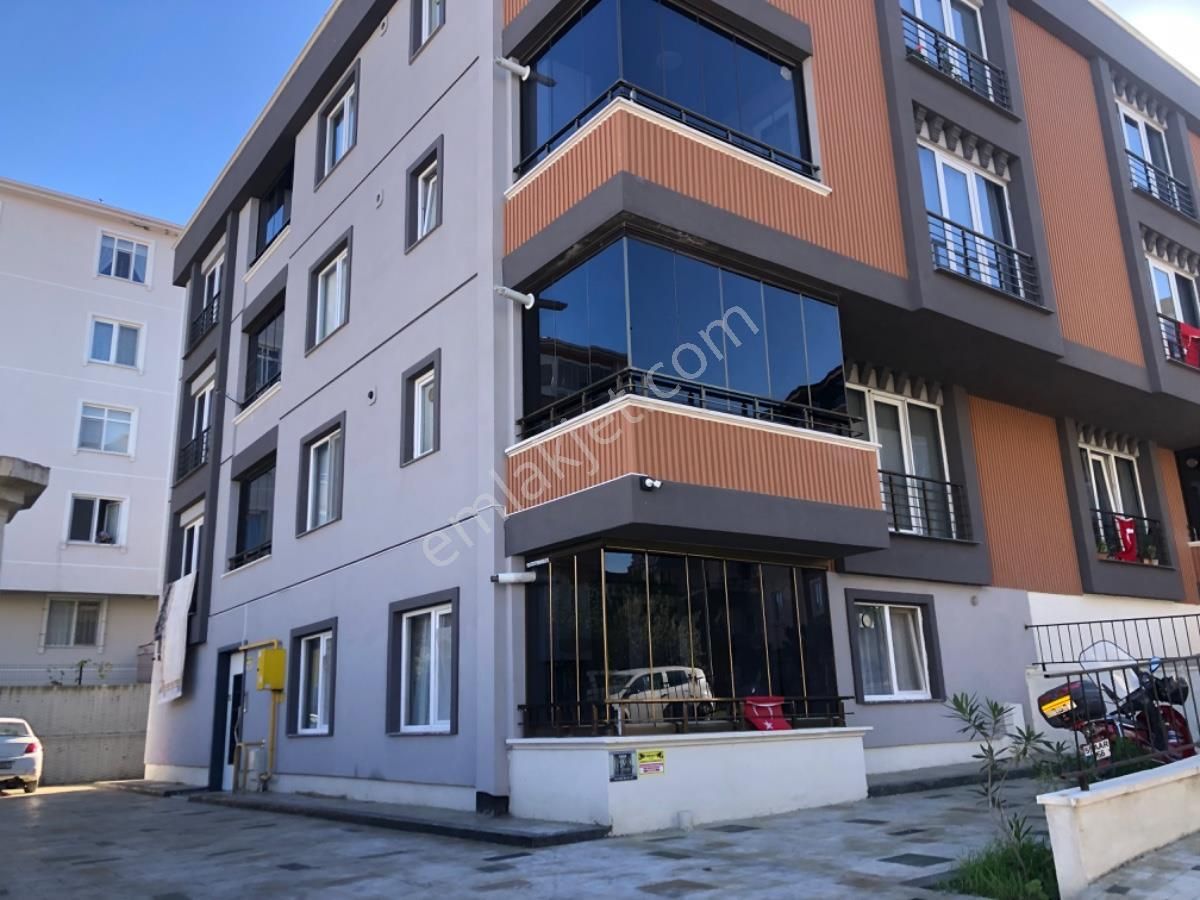 Hüseyin Ülkerden Esenevlerde Tramvaya 10 Dk. Lüks 2+1 Daire