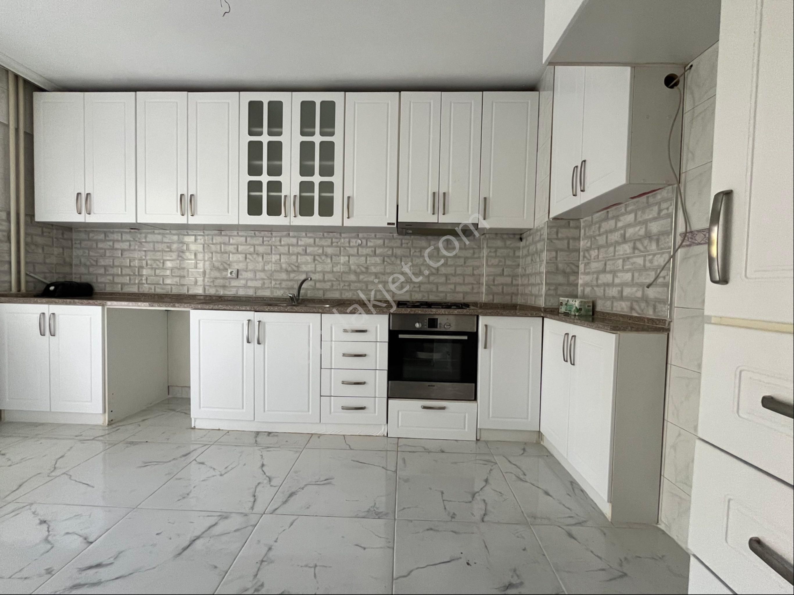 Fsm'de Yüzme Havuzlu Arakat 3+1 Kiralık Daire