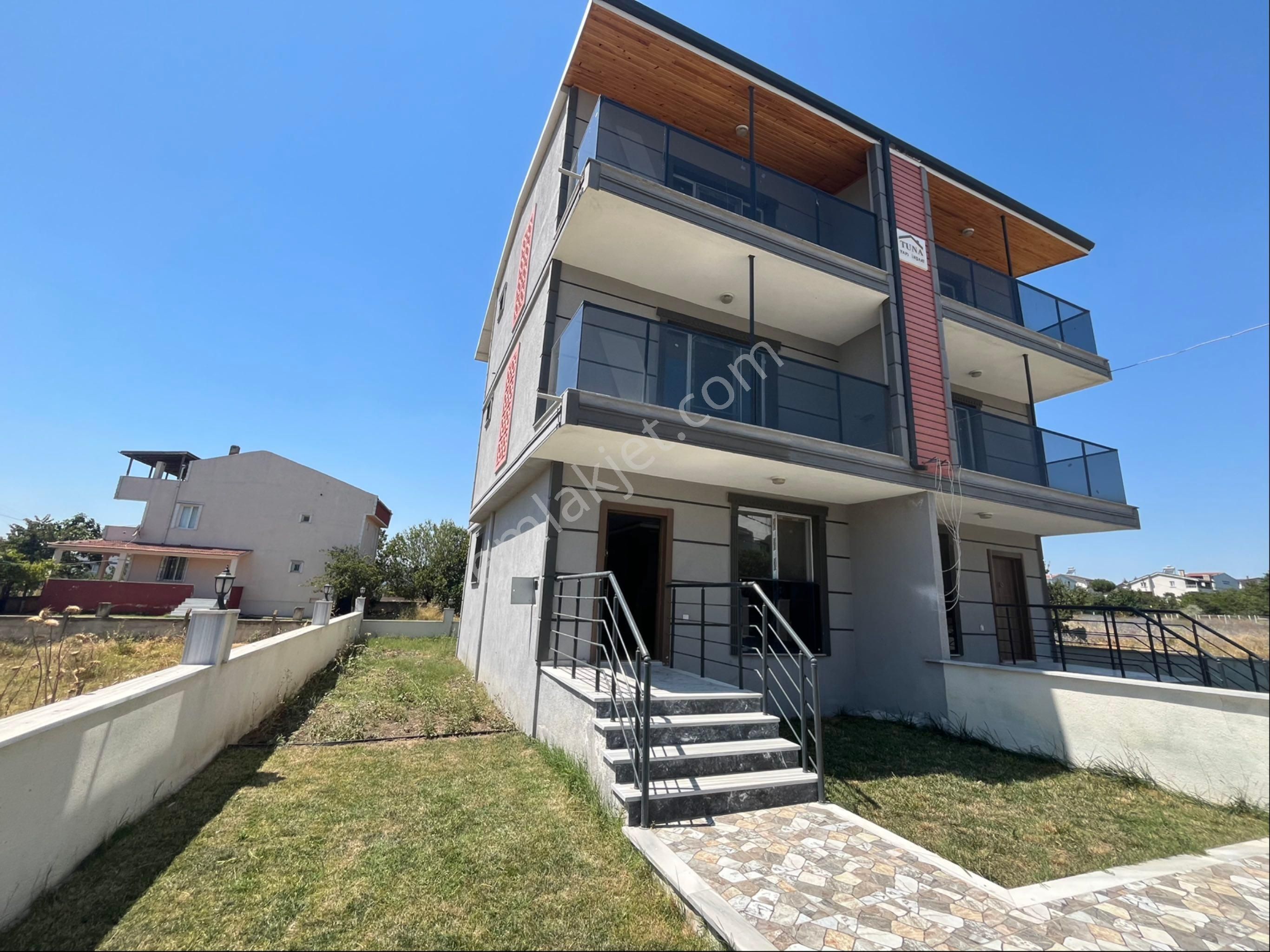 Ata Gayrimenkul,den Merkeze Ve Denize Yakın 4+1 Geniş Villa - Görsel 2