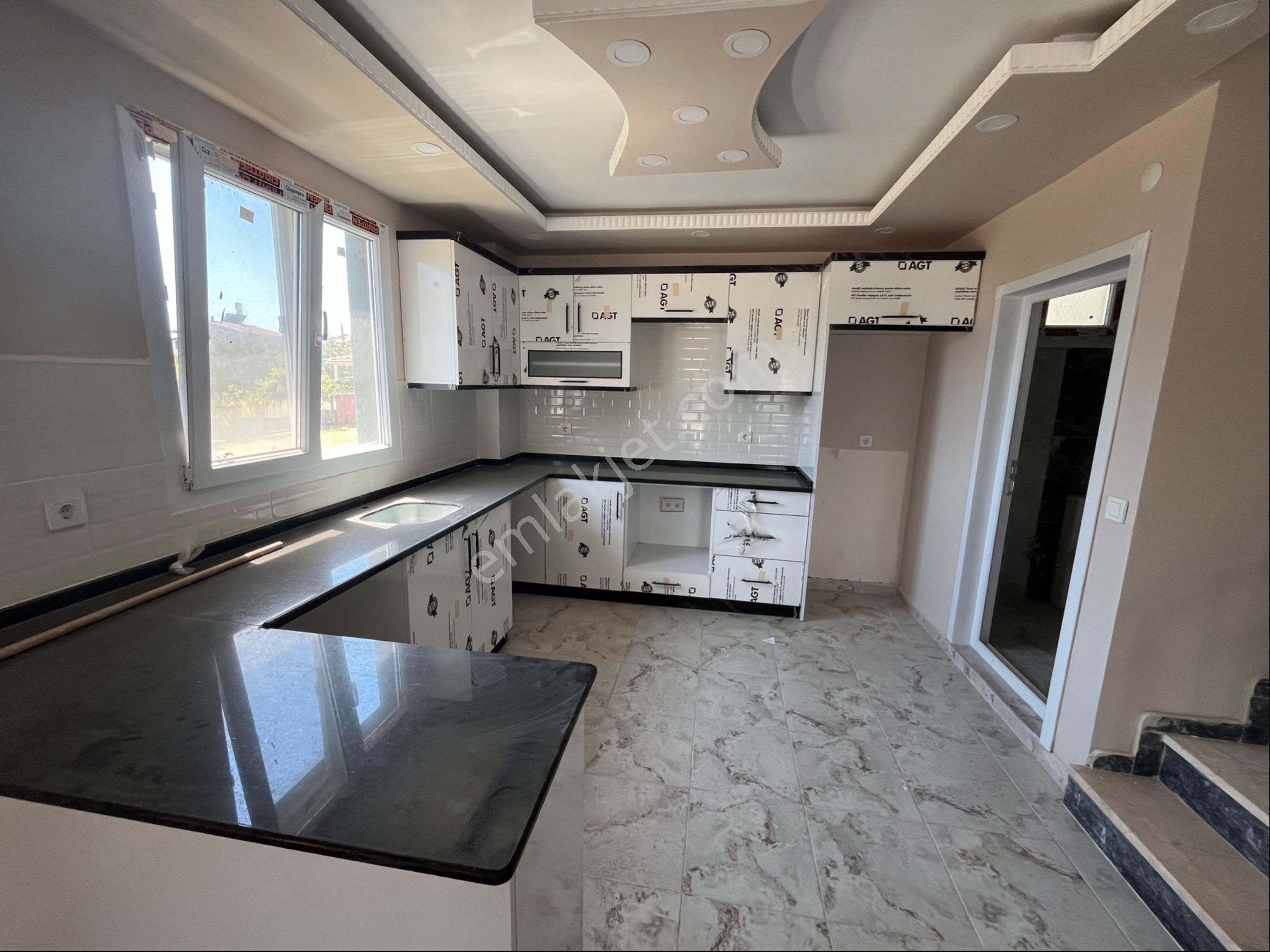 Ata Gayrimenkul,den Merkeze Ve Denize Yakın 4+1 Geniş Villa - Görsel 11