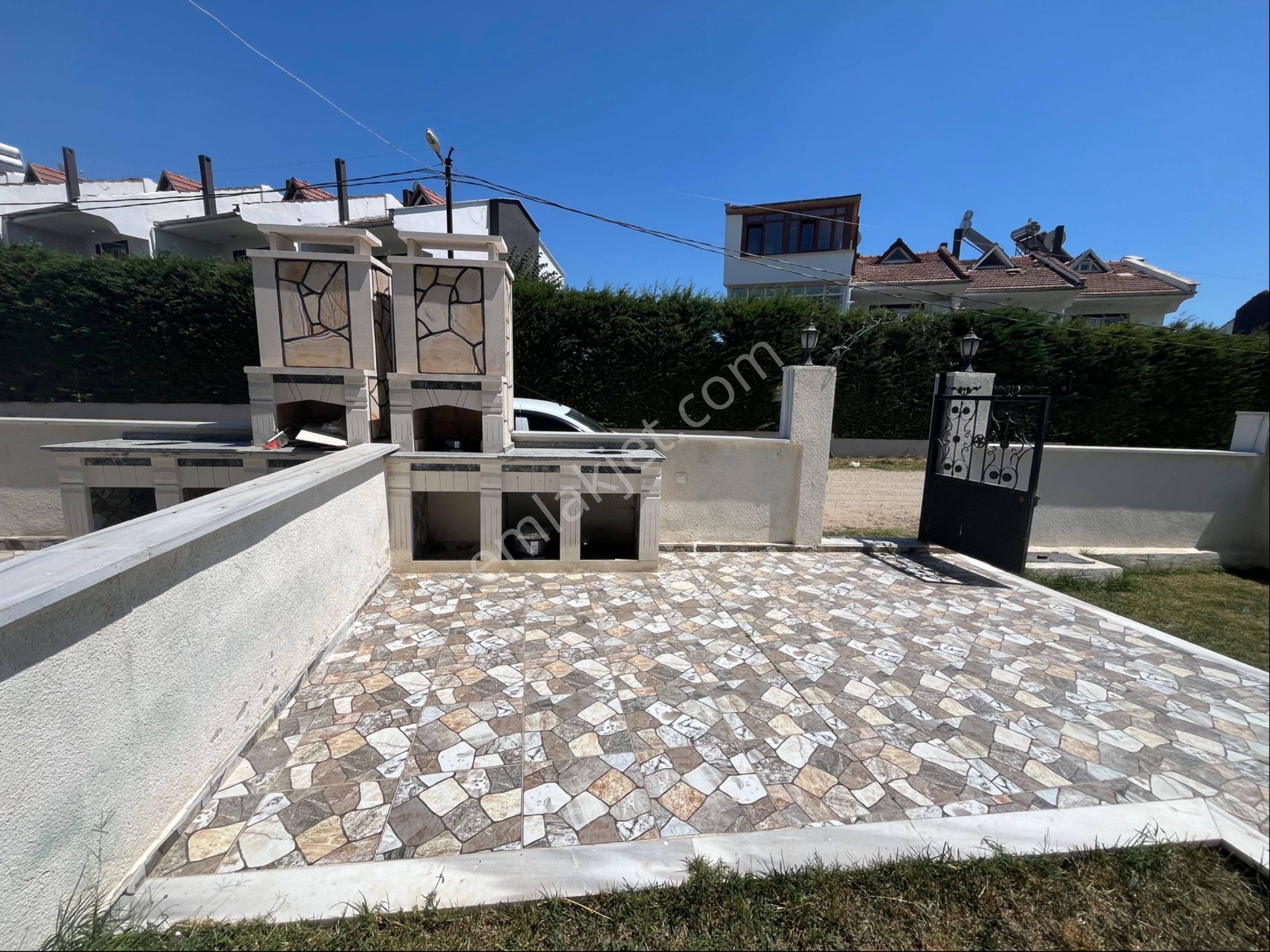 Ata Gayrimenkul,den Merkeze Ve Denize Yakın 4+1 Geniş Villa - Görsel 8